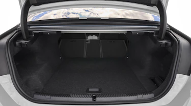BMW i5 saloon 14