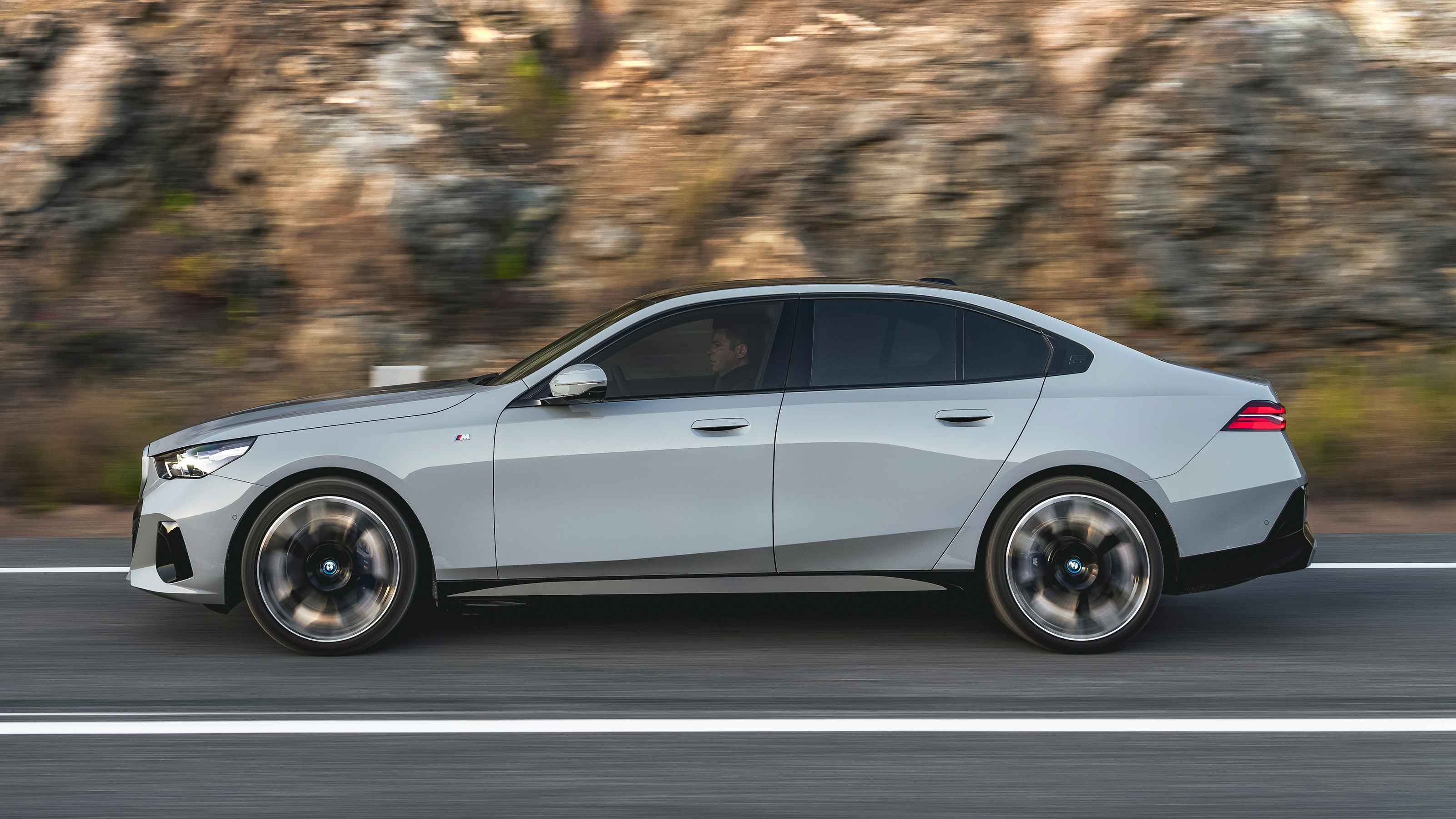 BMW i5 saloon 3