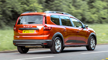 Dacia Jogger Hybrid rear 3/4 tracking