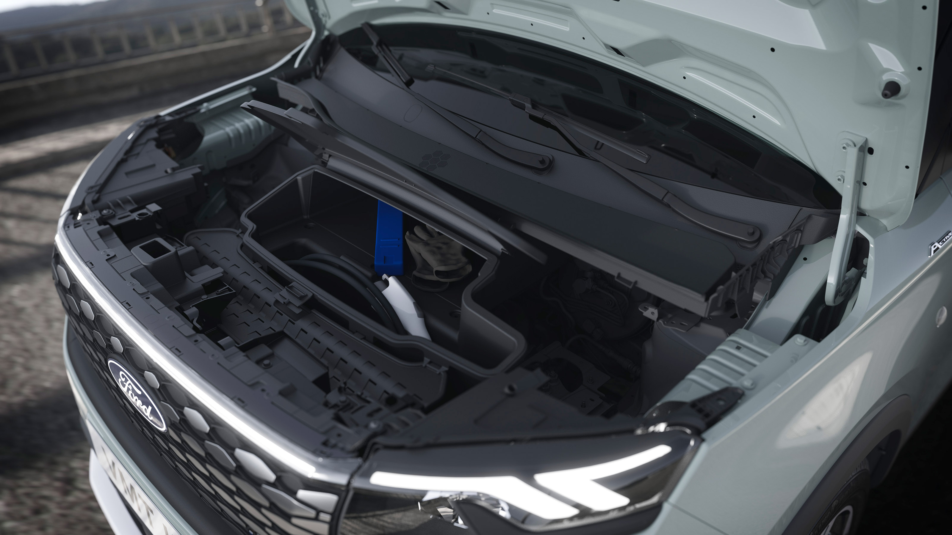 Ford E-Tourneo Courier frunk