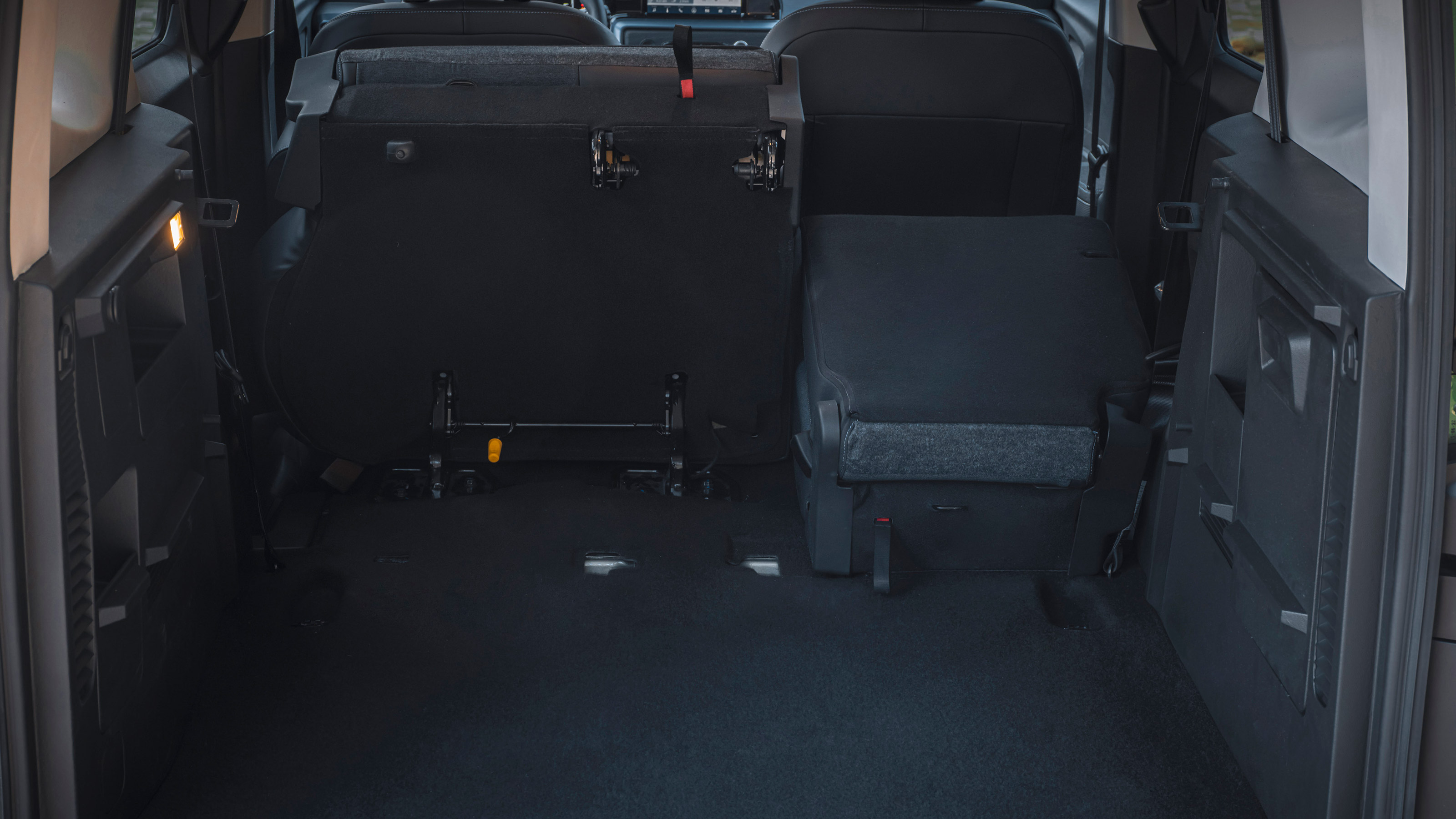 Ford Tourneo Courier boot split