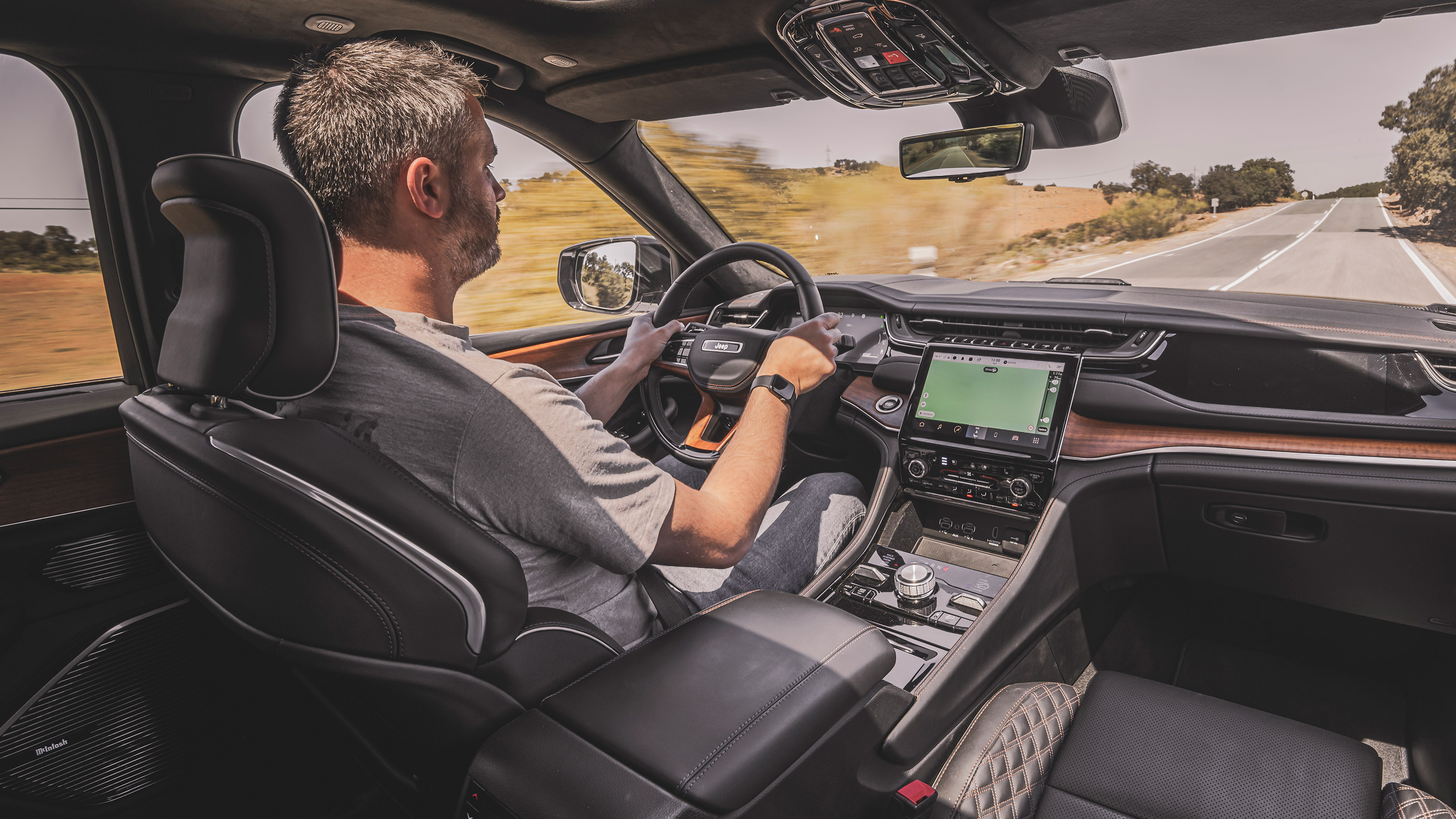 Jeep Grand Cherokee SUV interior staff