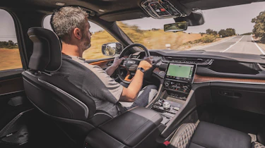 Jeep Grand Cherokee SUV interior staff