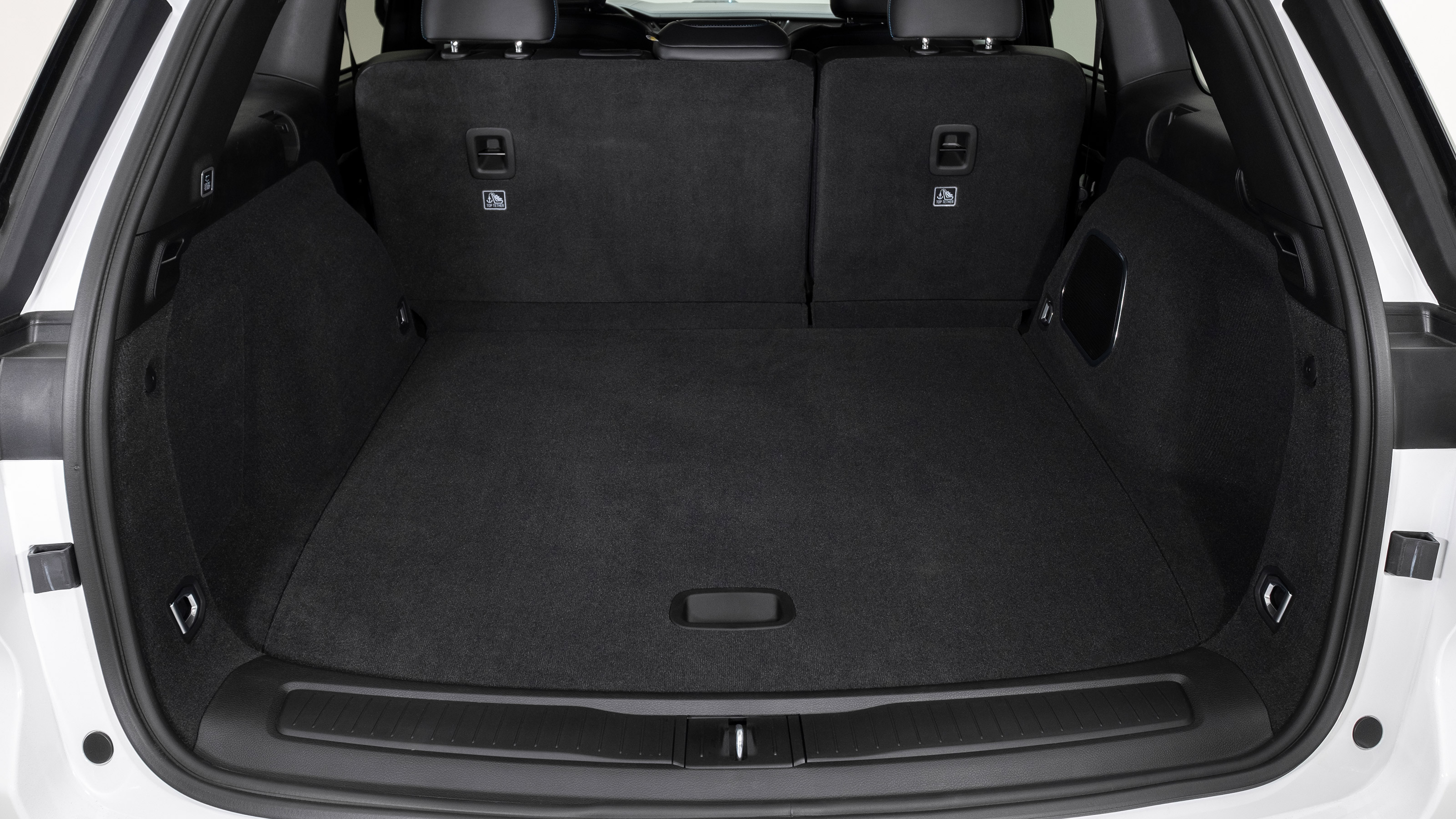 Jeep Grand Cherokee SUV boot