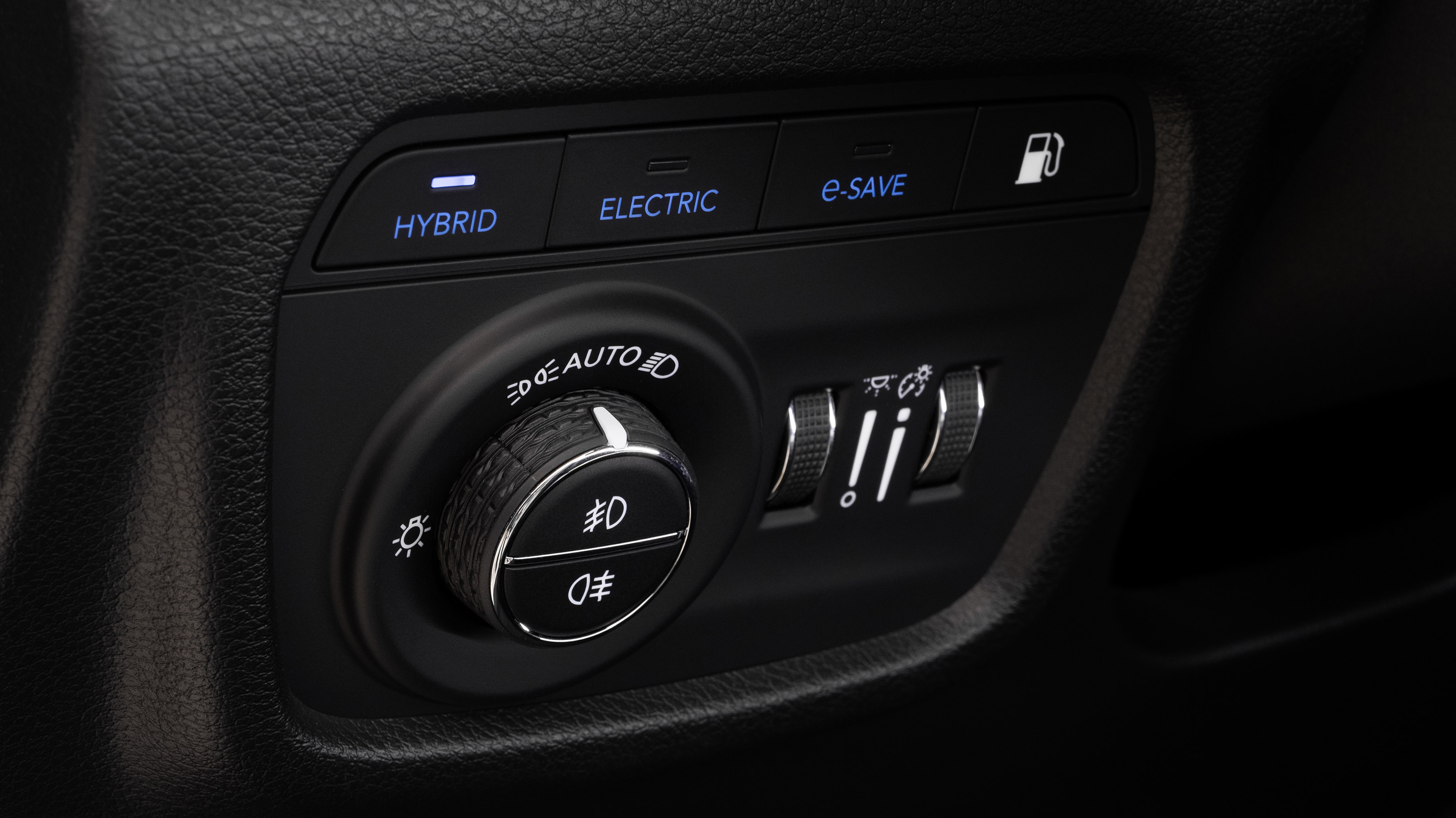 Jeep Grand Cherokee SUV controls