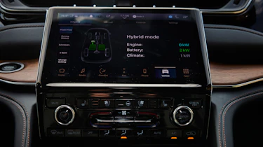 Jeep Grand Cherokee SUV infotainment