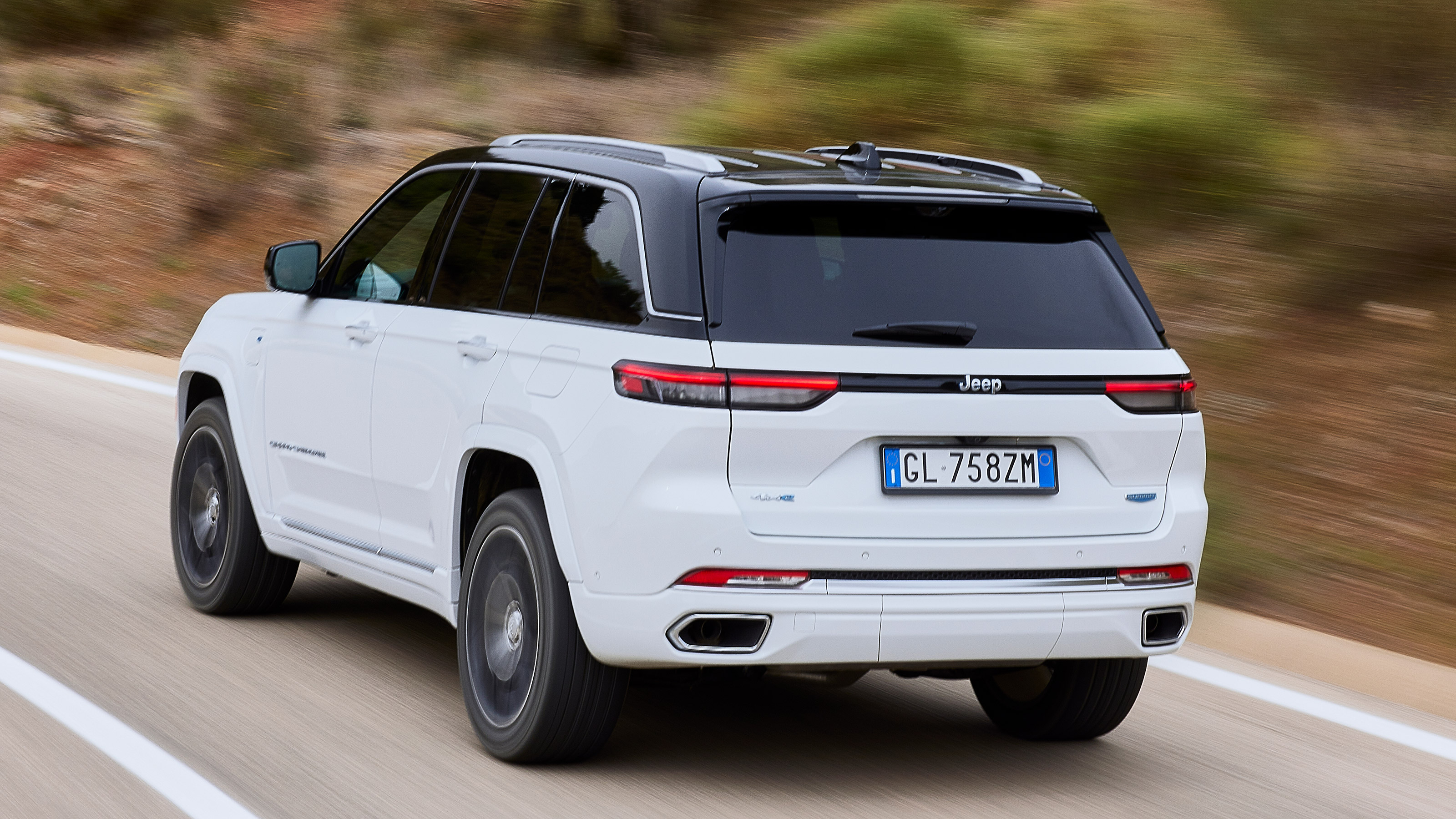 Jeep Grand Cherokee SUV rear tracking