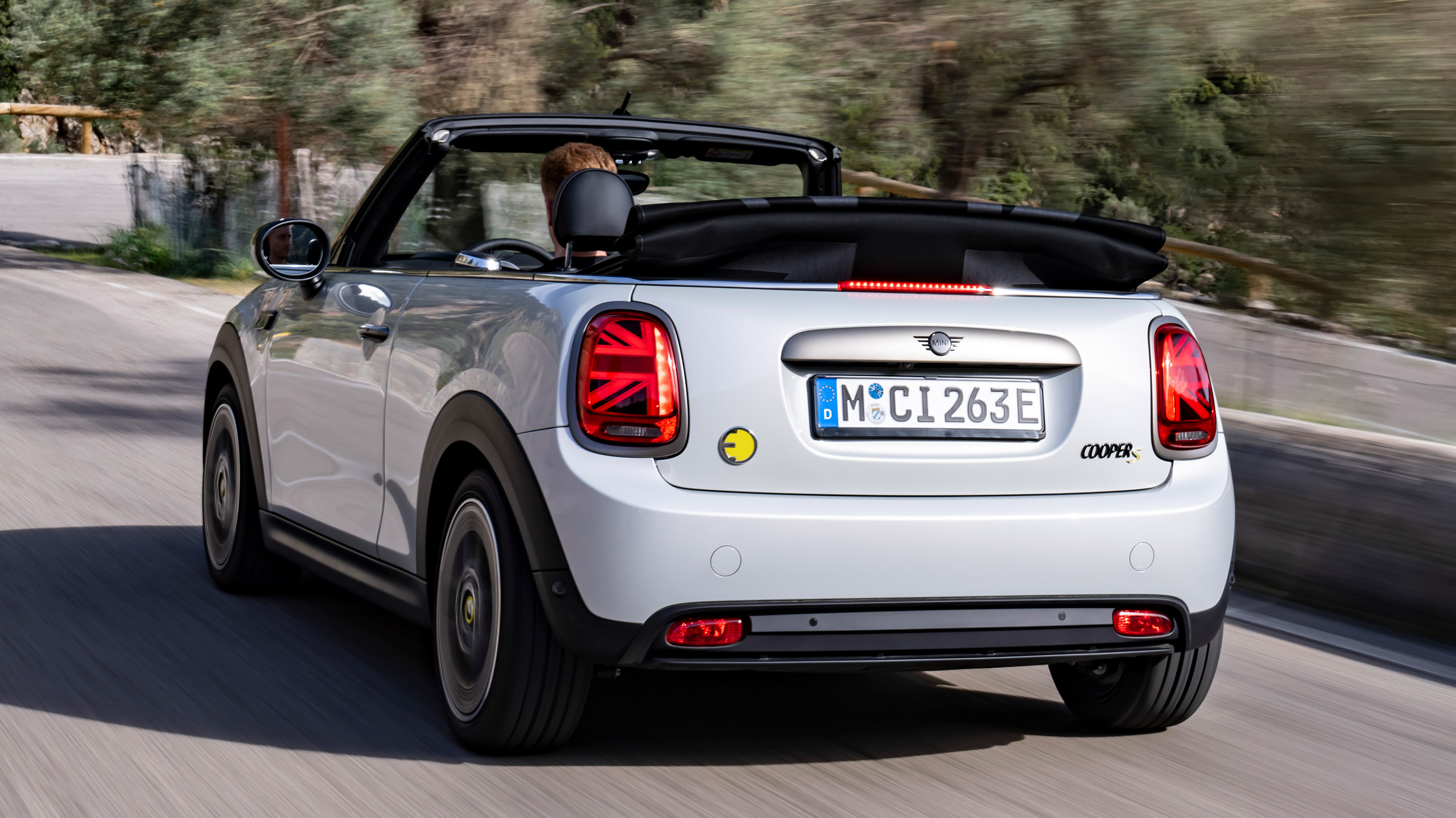 MINI Electric Convertible rear driving