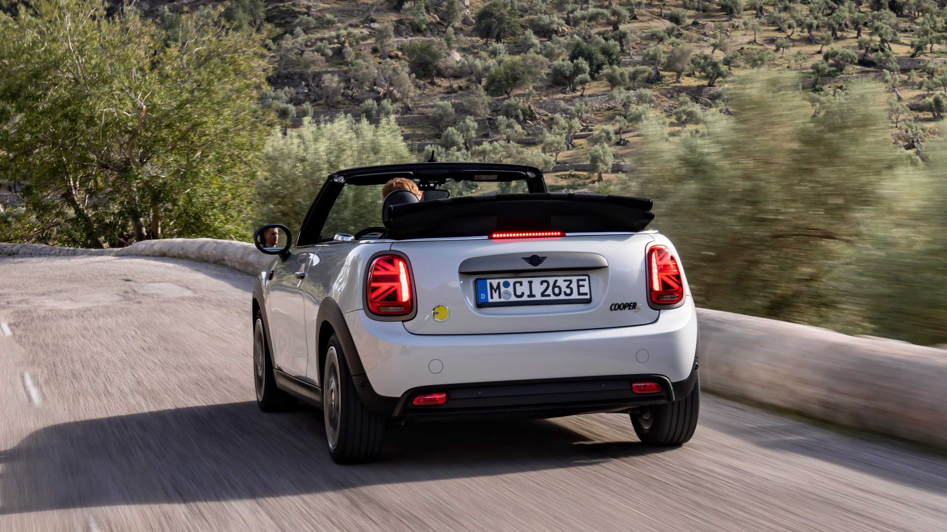 MINI Electric Convertible rear tracking