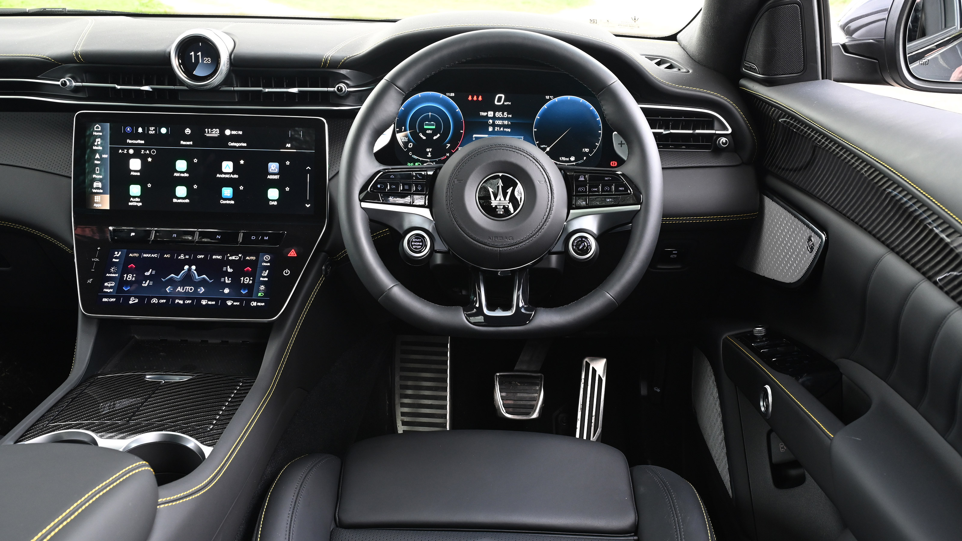 Maserati Grecale SUV interior