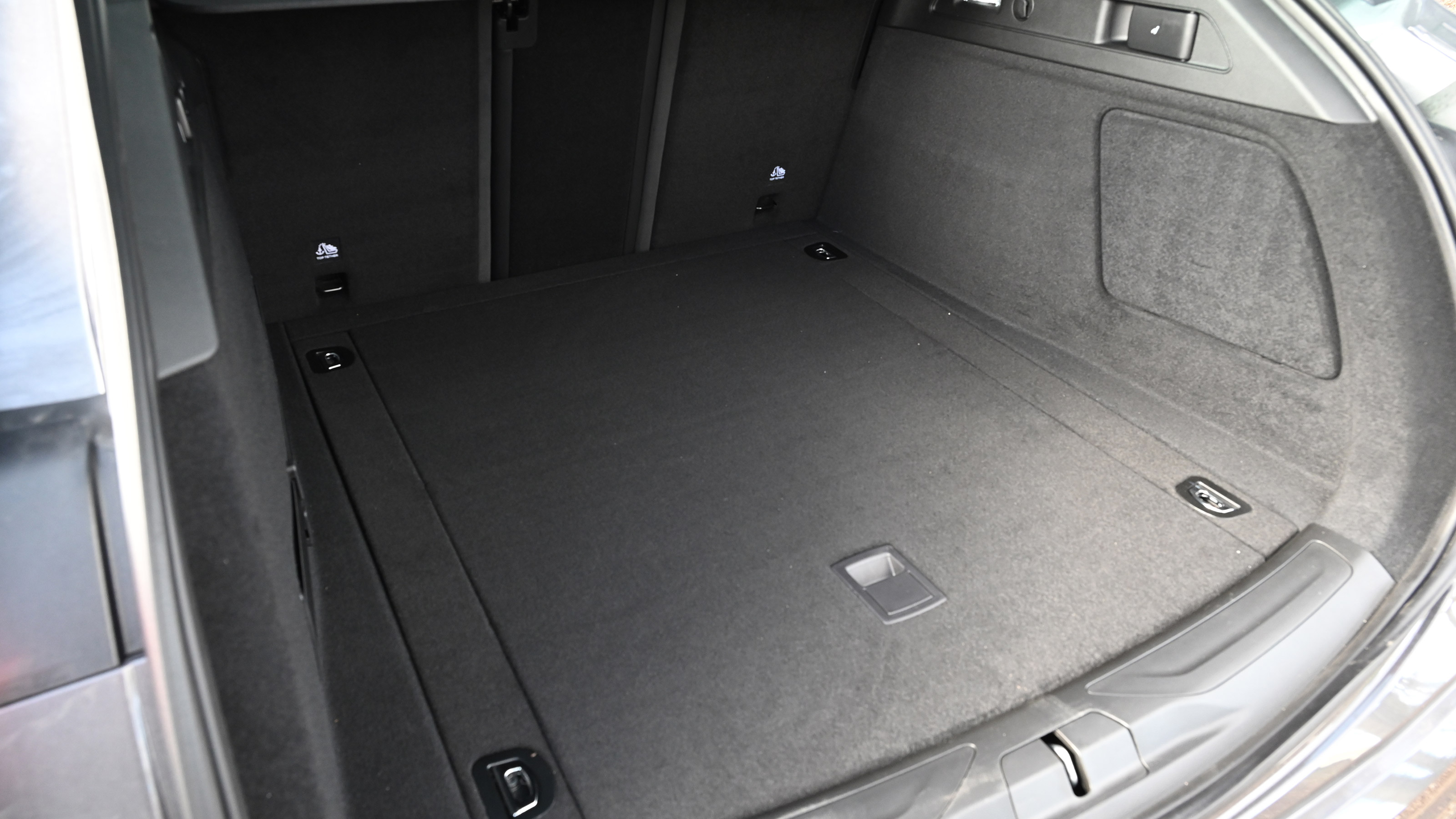 Maserati Grecale SUV boot