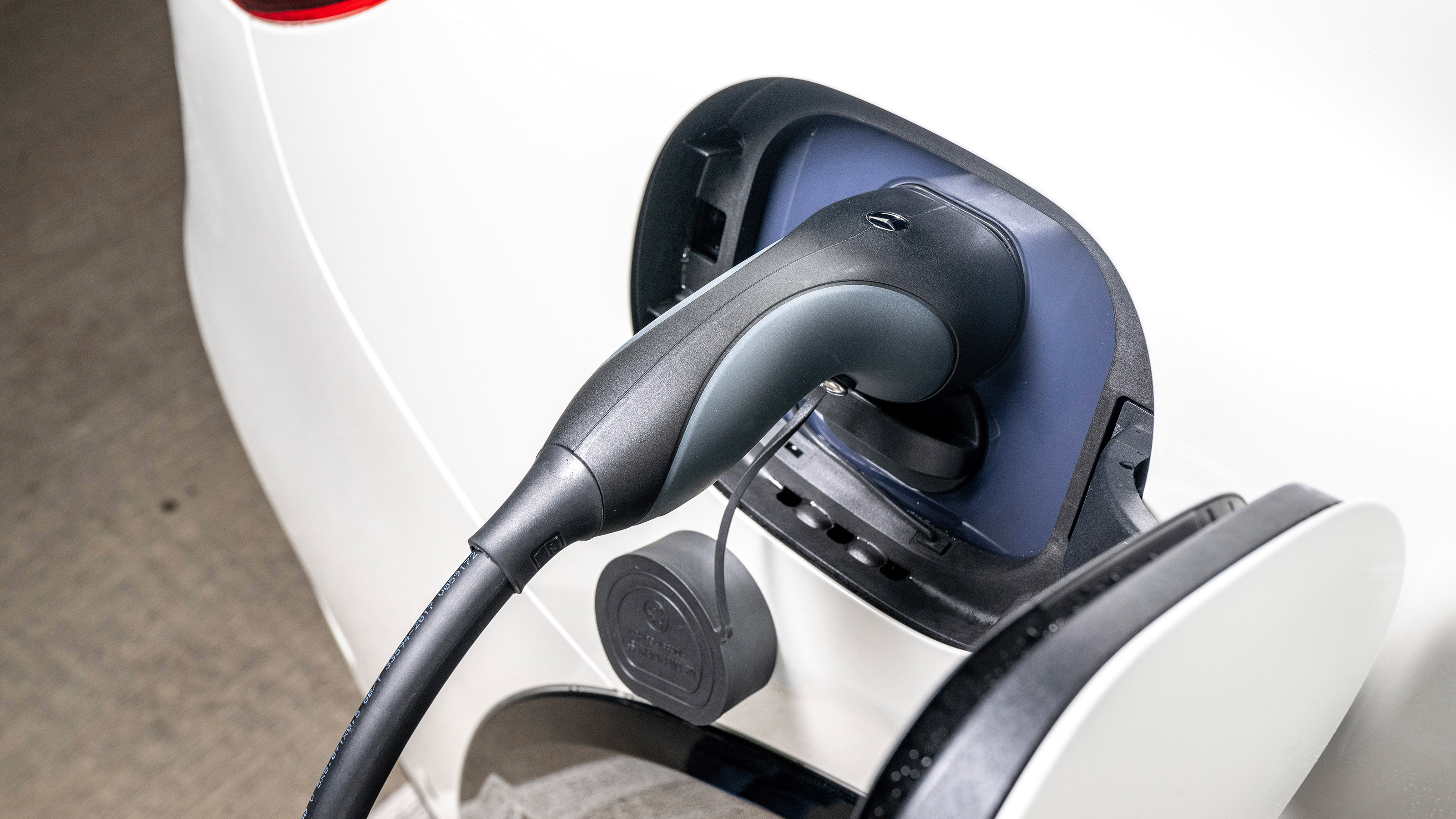 Mercedes EQS SUV charging flap
