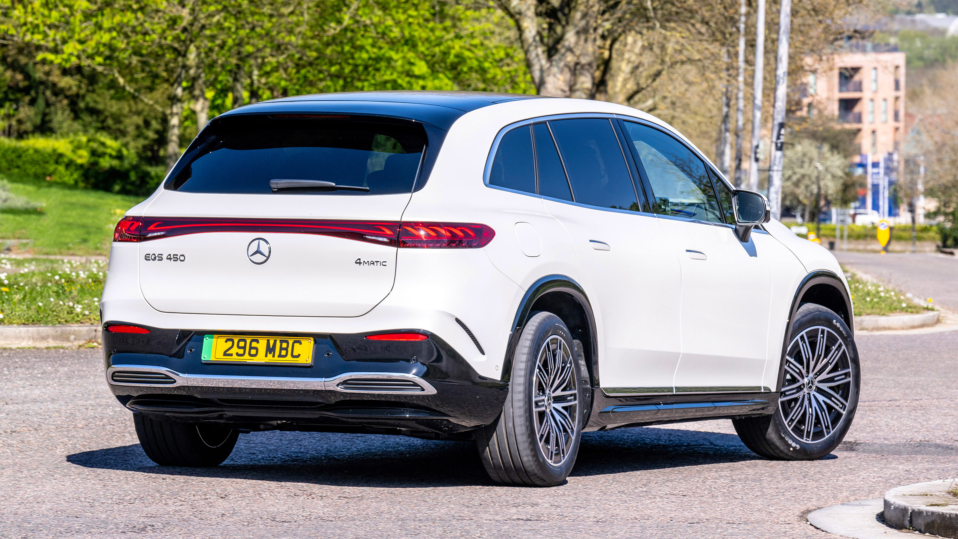 Mercedes EQS SUV rear 3/4