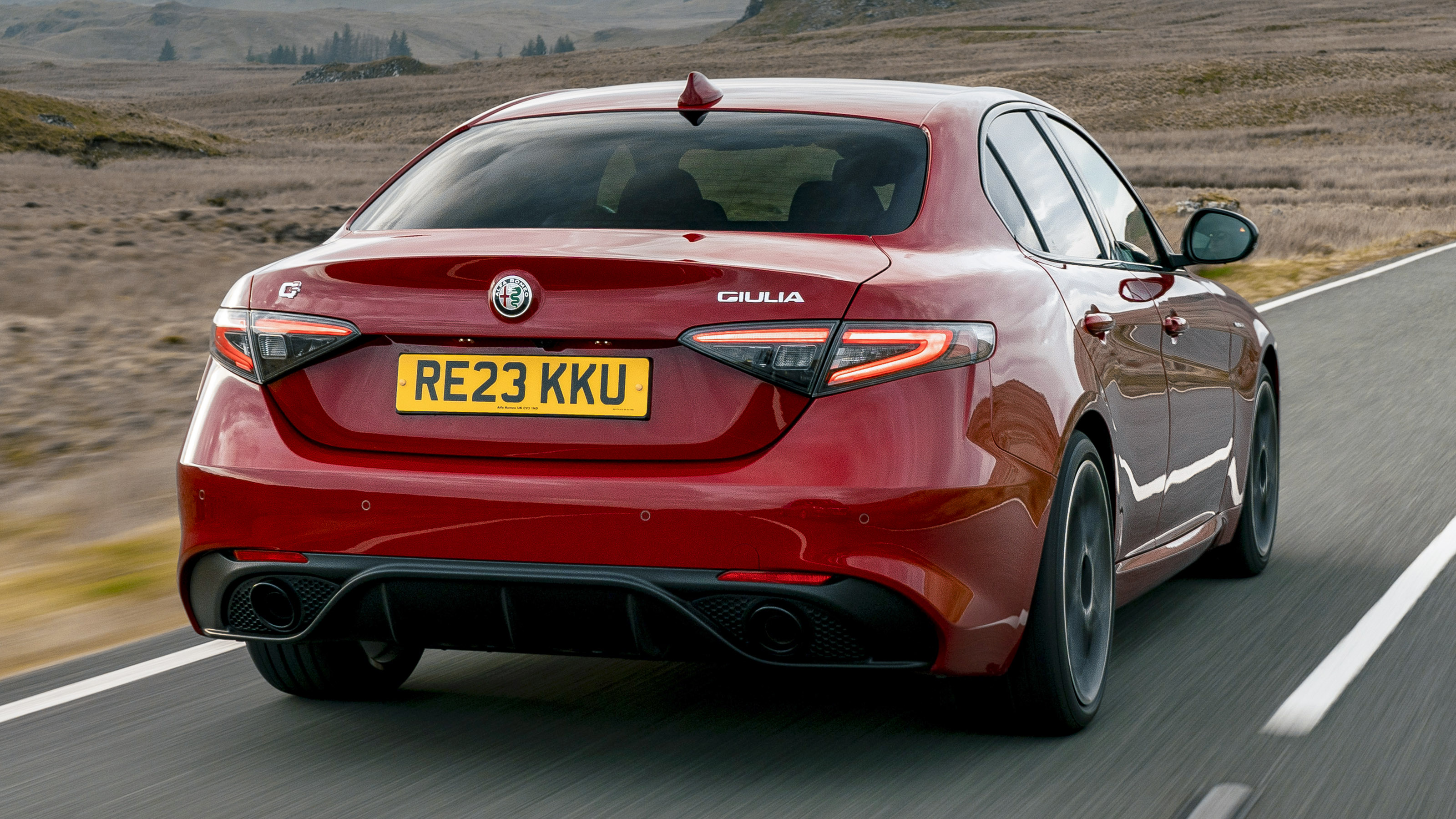 Alfa Romeo Giulia UK rear tracking
