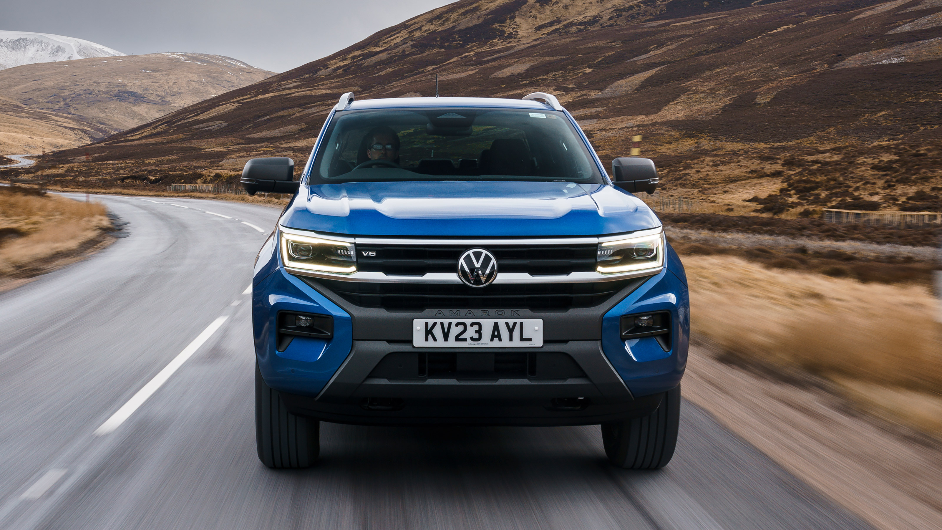 Volkswagen Amarok pickup front tracking