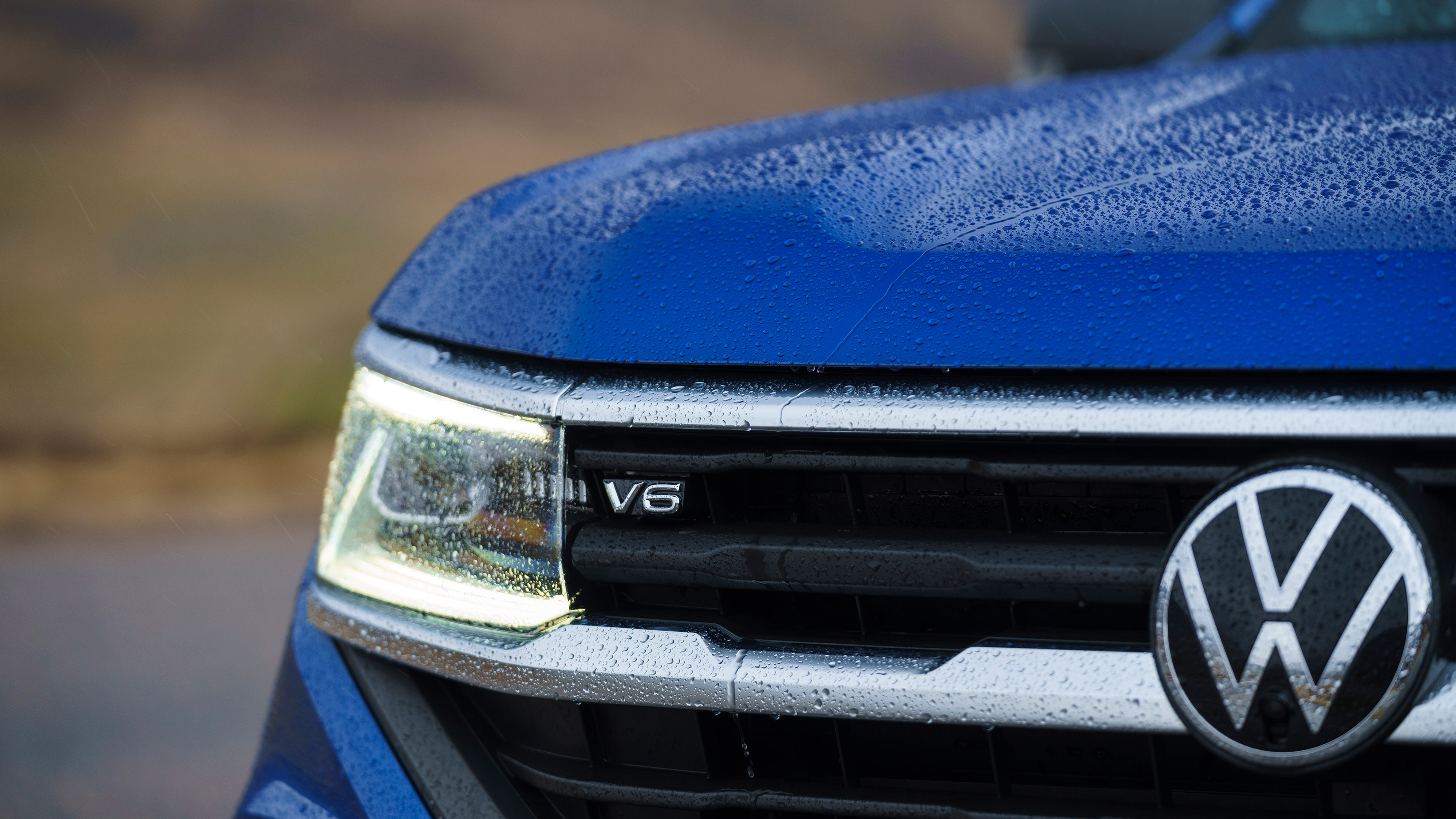 Volkswagen Amarok pickup headlights