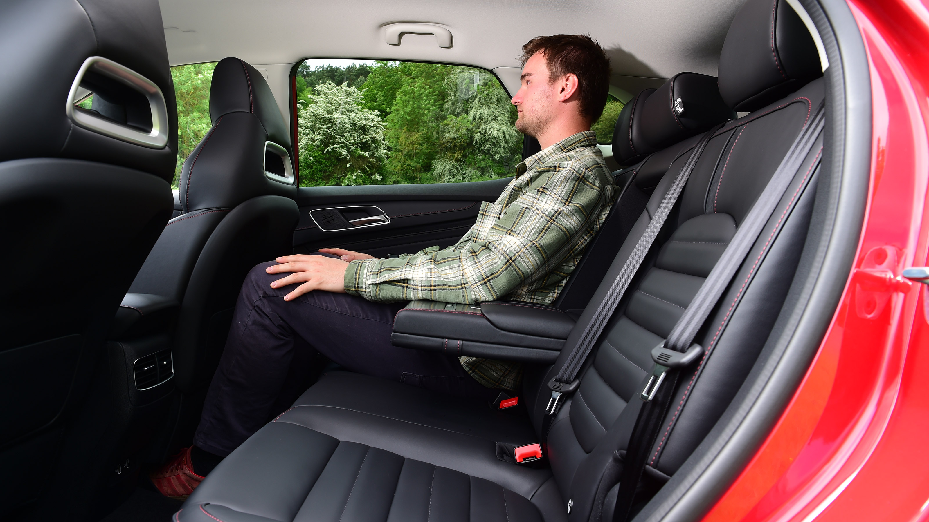 MG HS SUV facelift rear seats staff