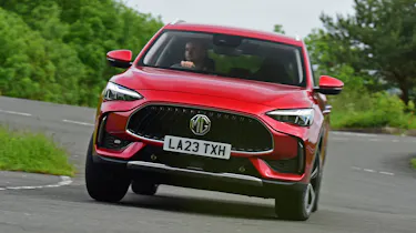 MG HS SUV facelift front handling