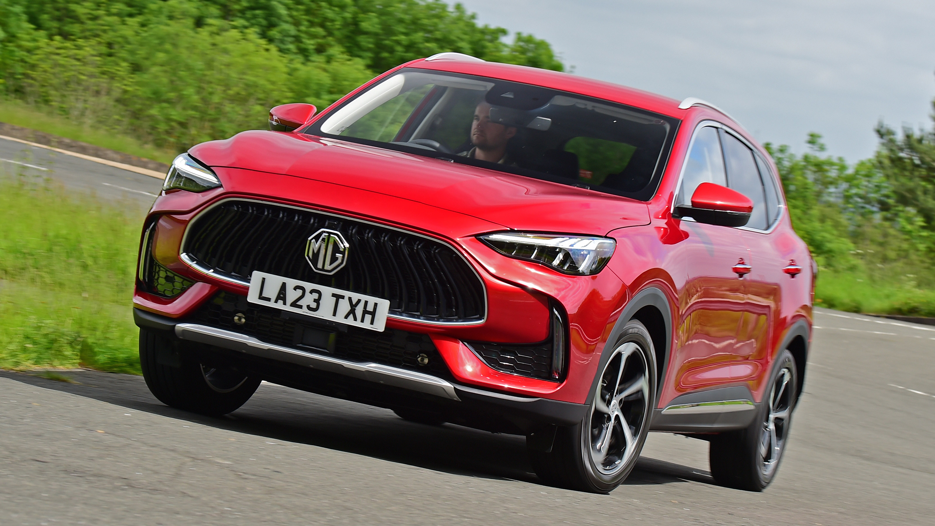 MG HS SUV