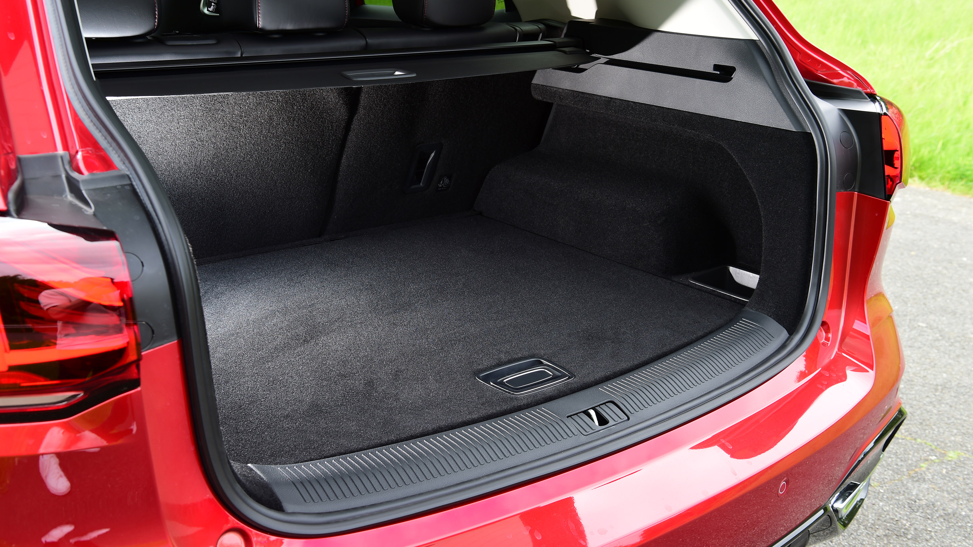 MG HS SUV facelift boot