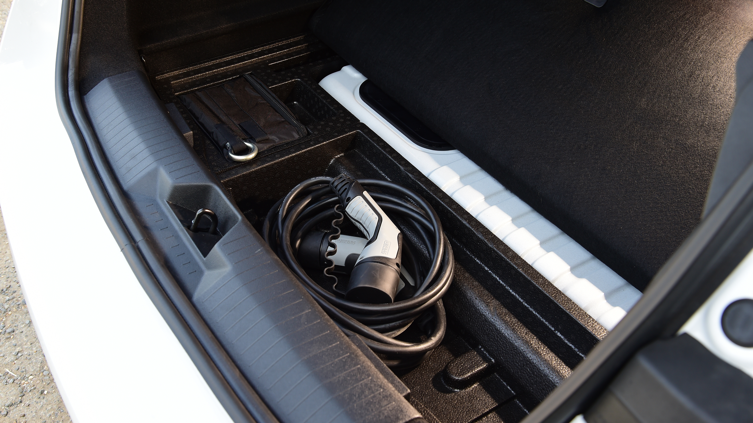 Vauxhall Astra GSe charging cables