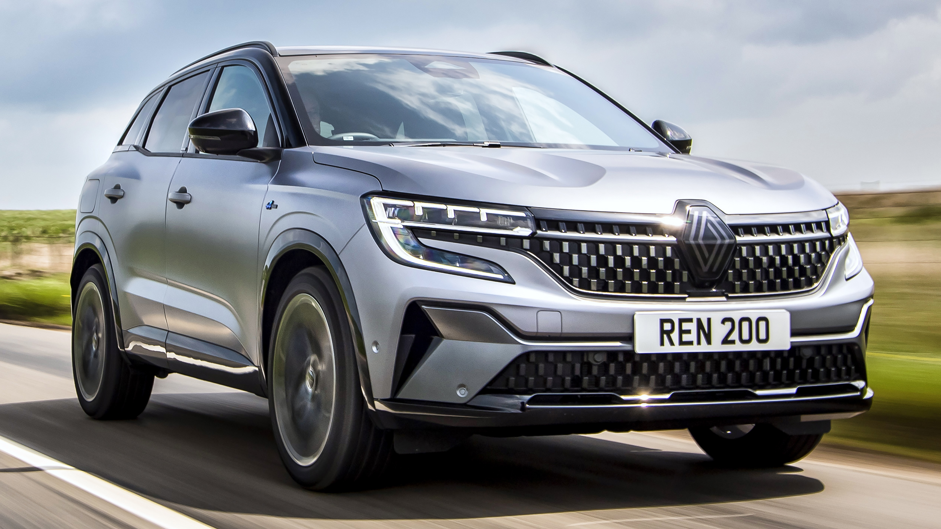Renault Austral front quarter