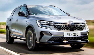 Renault Austral front quarter
