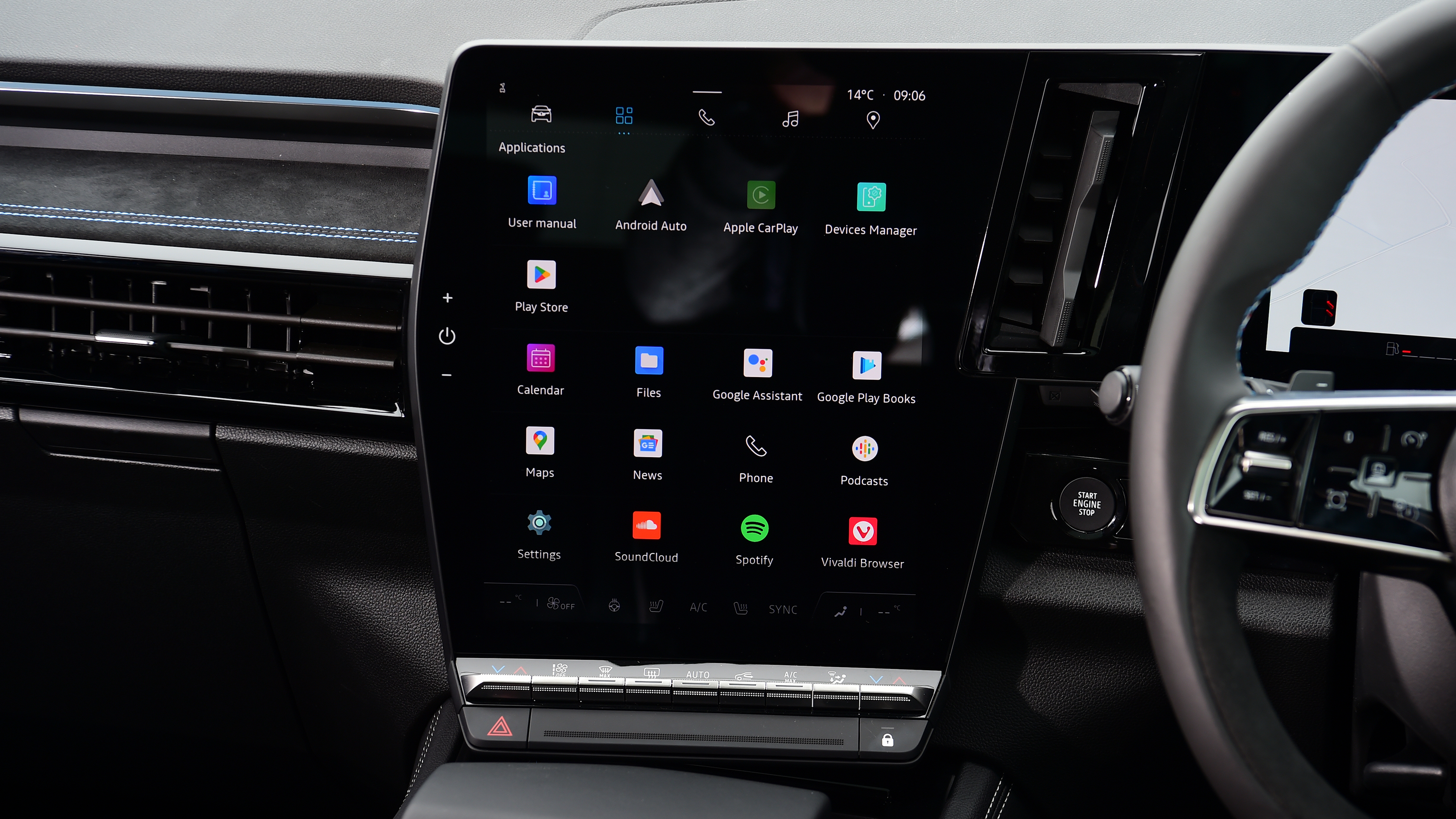 Renault Austral UK infotainment
