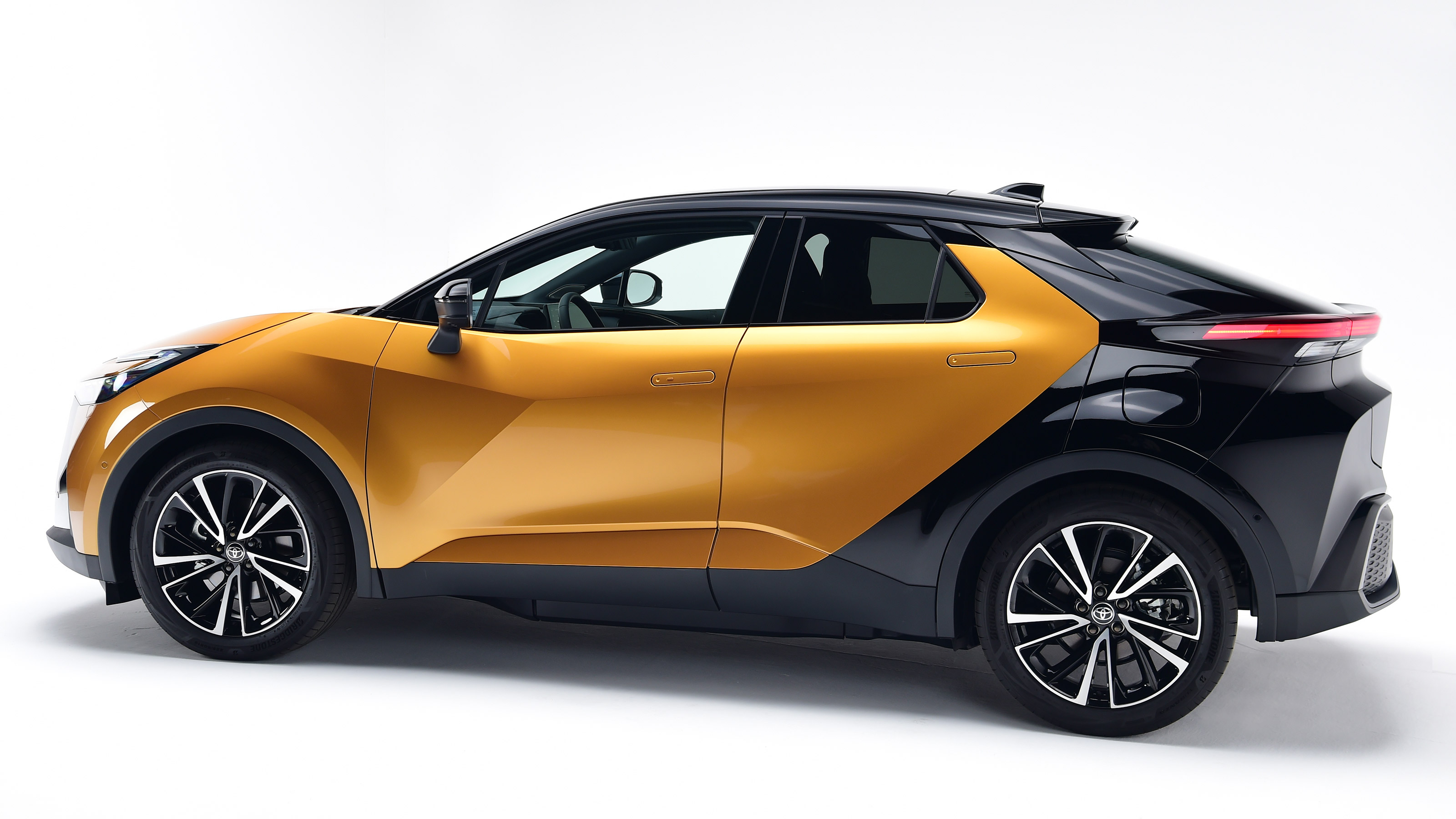 Toyota C-HR SUV 2