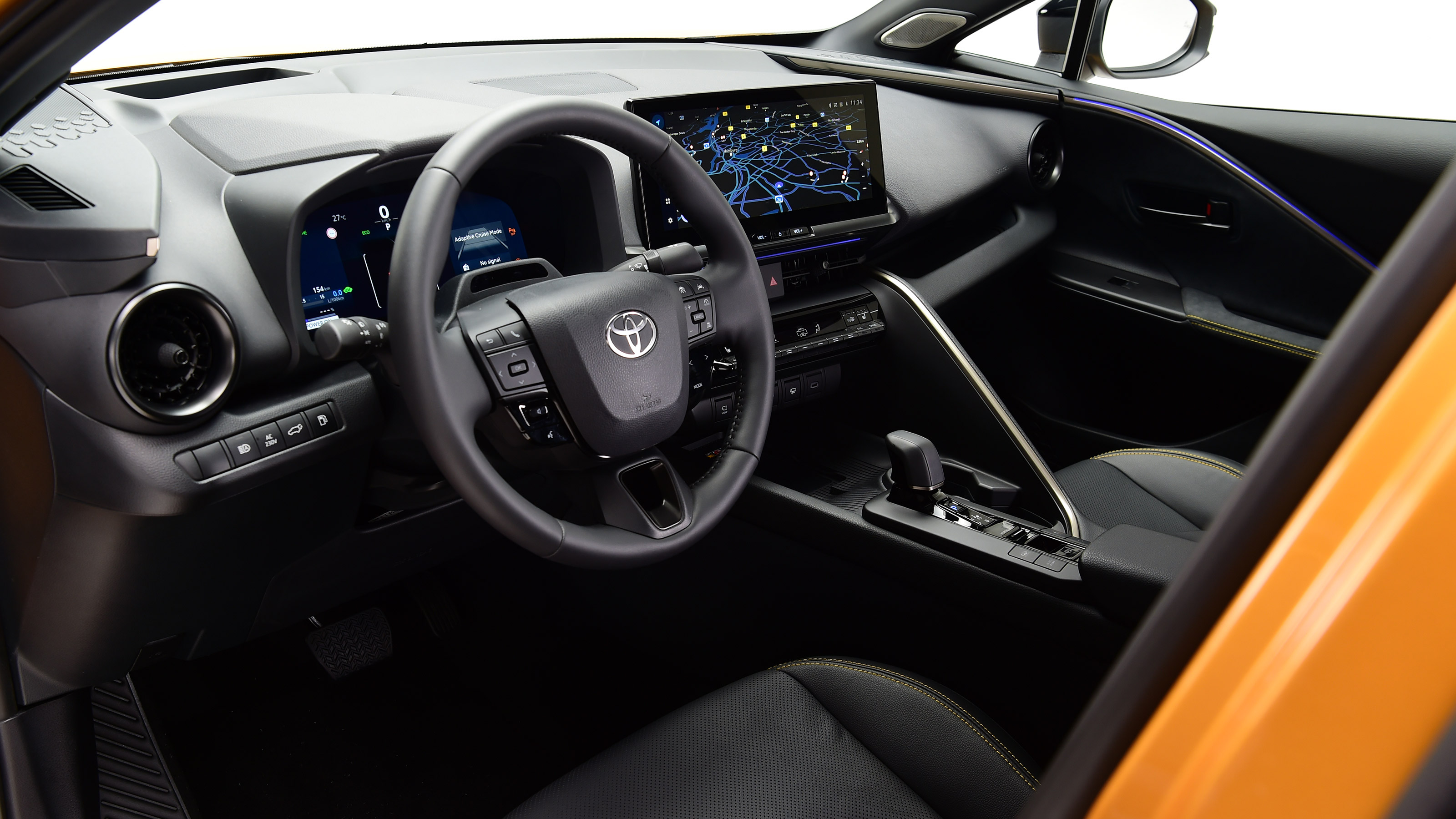 Toyota C-HR SUV 9