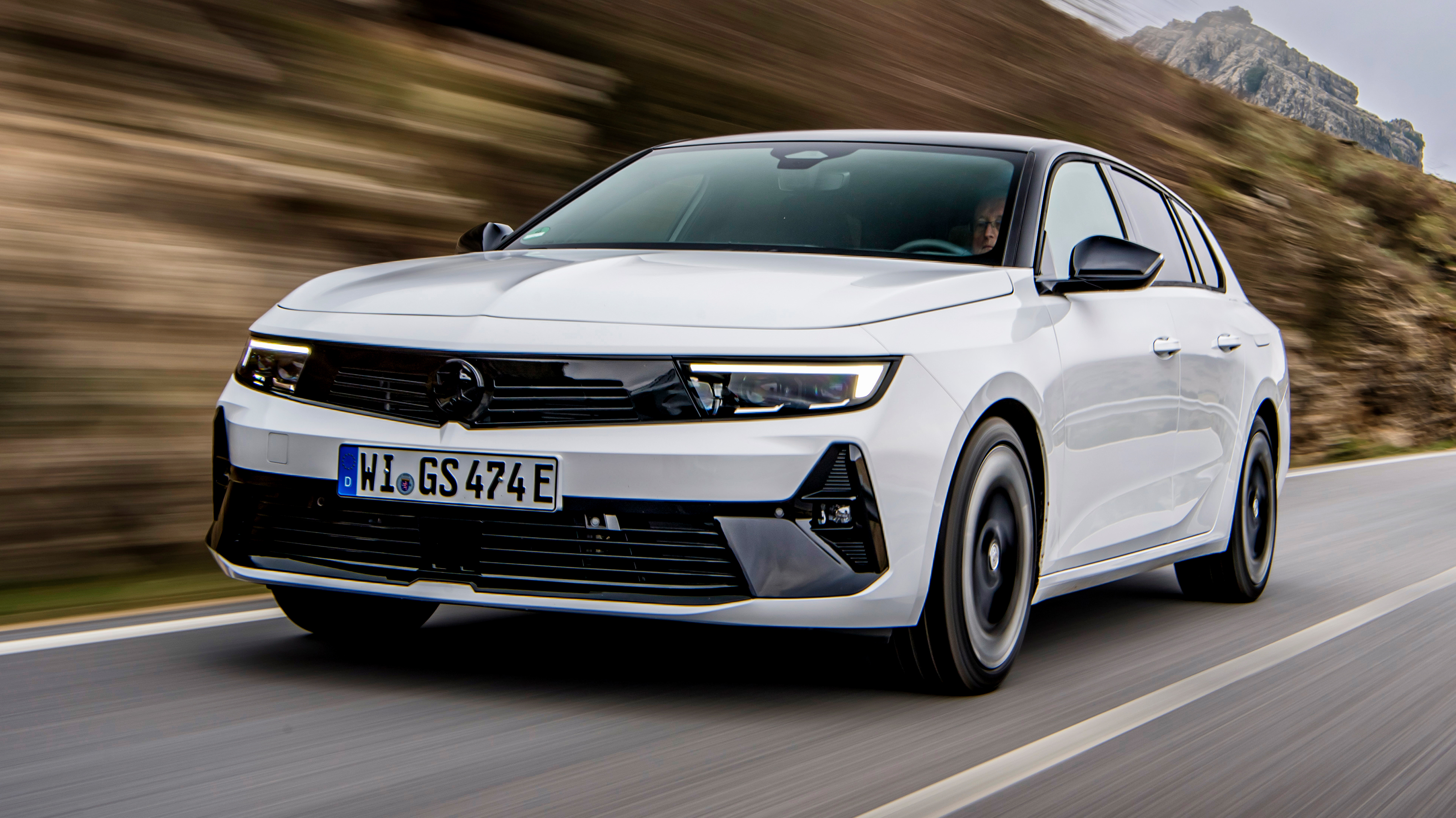 Vauxhall Astra Sports Tourer GSe 1