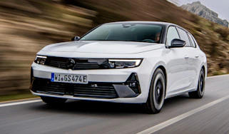 Vauxhall Astra Sports Tourer GSe 1
