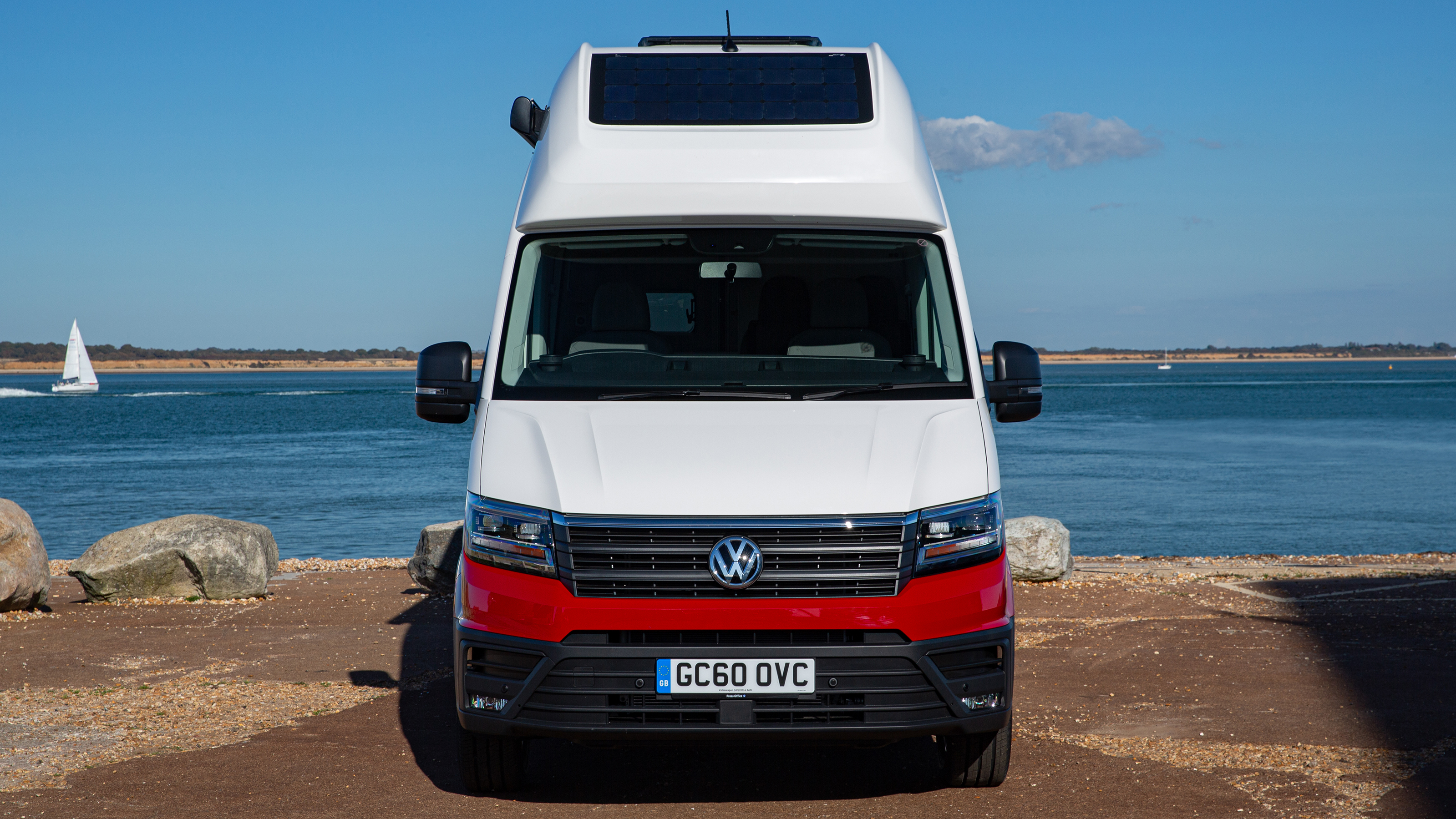Volkswagen Grand California front static