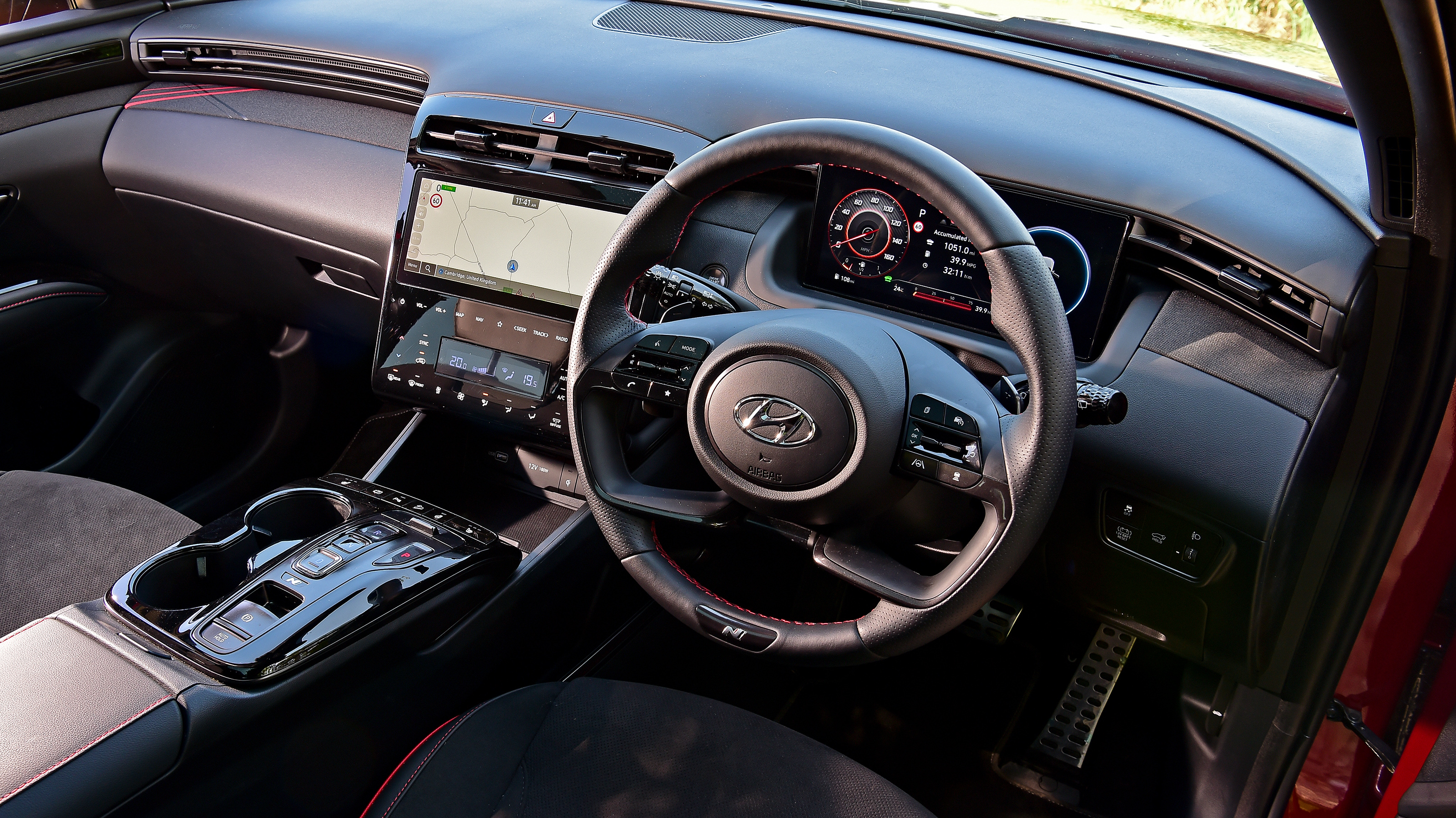 hyundai tucson interior