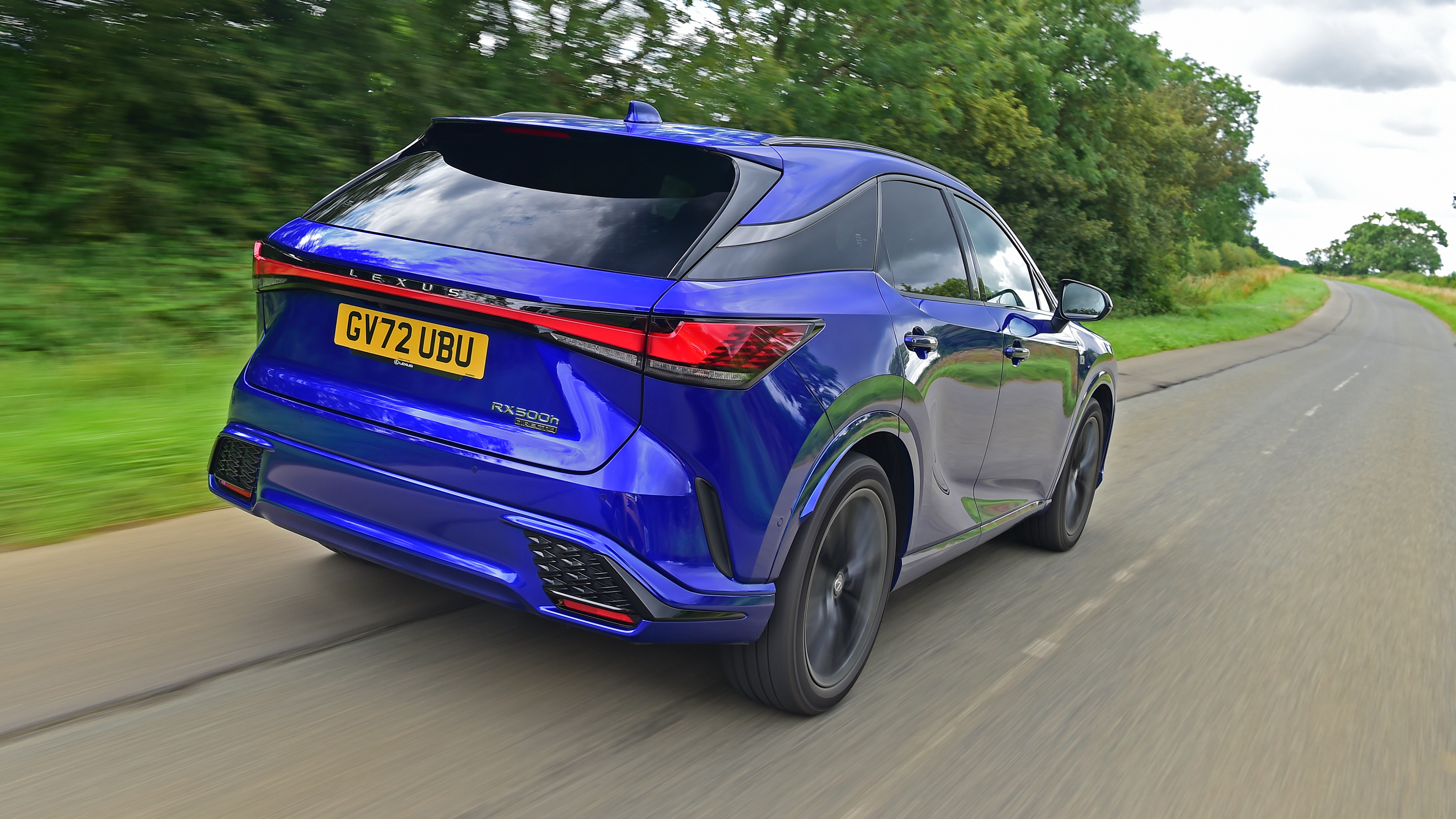 Lexus RX 500h rear tracking