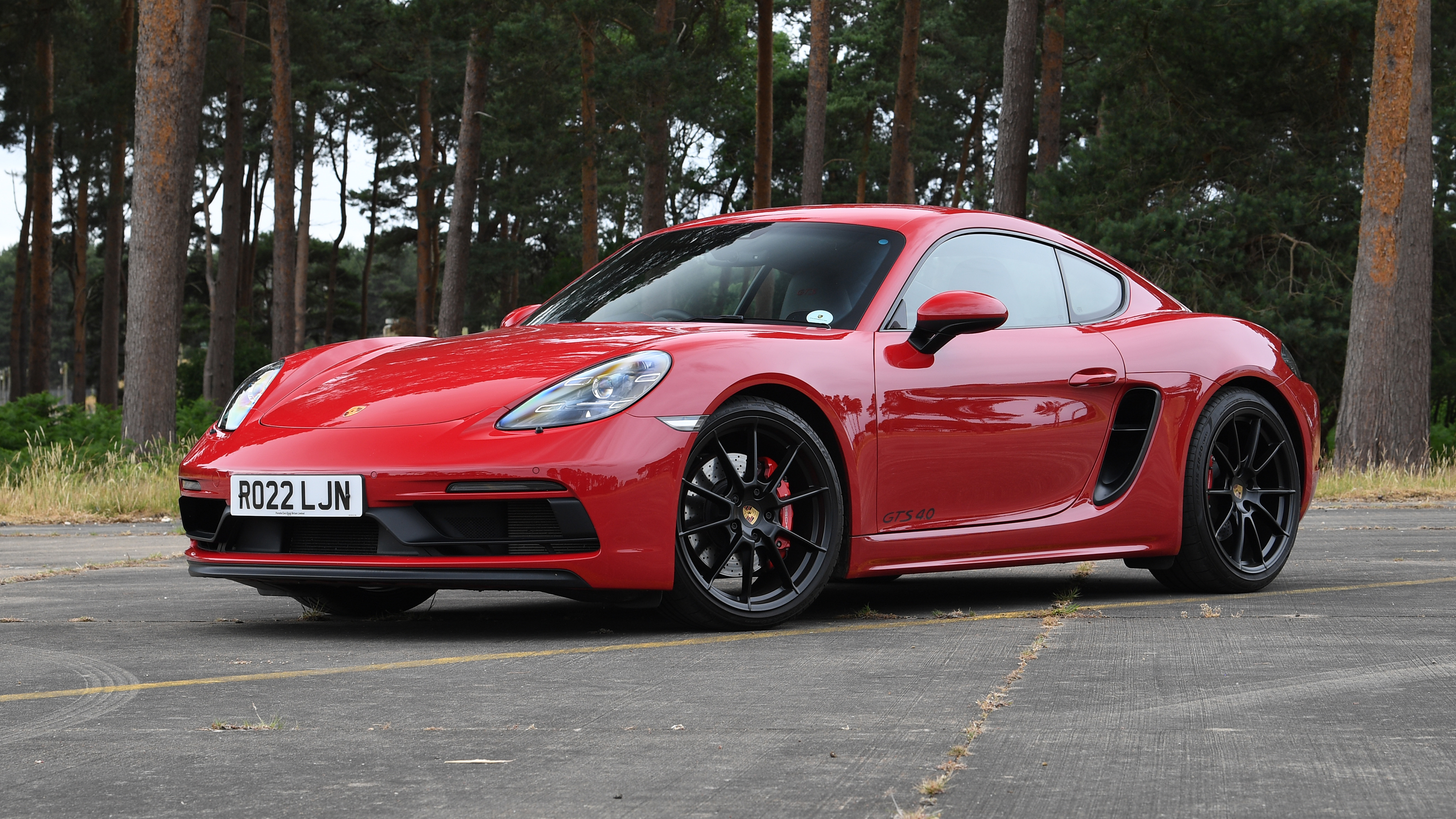 Porsche 718 Cayman front 3/4 static