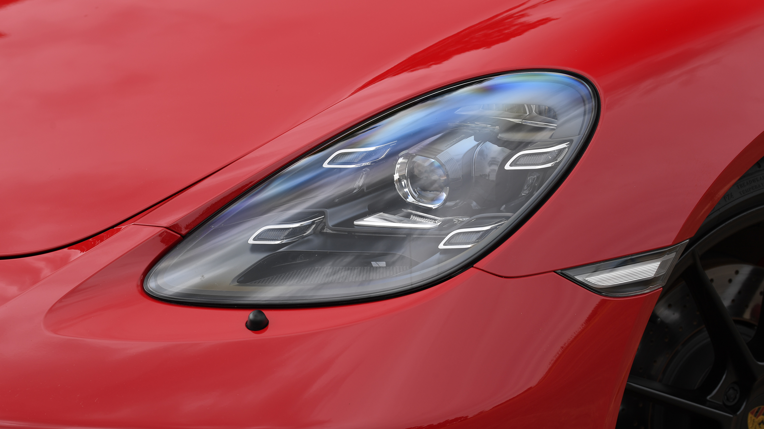Porsche 718 Cayman headlights
