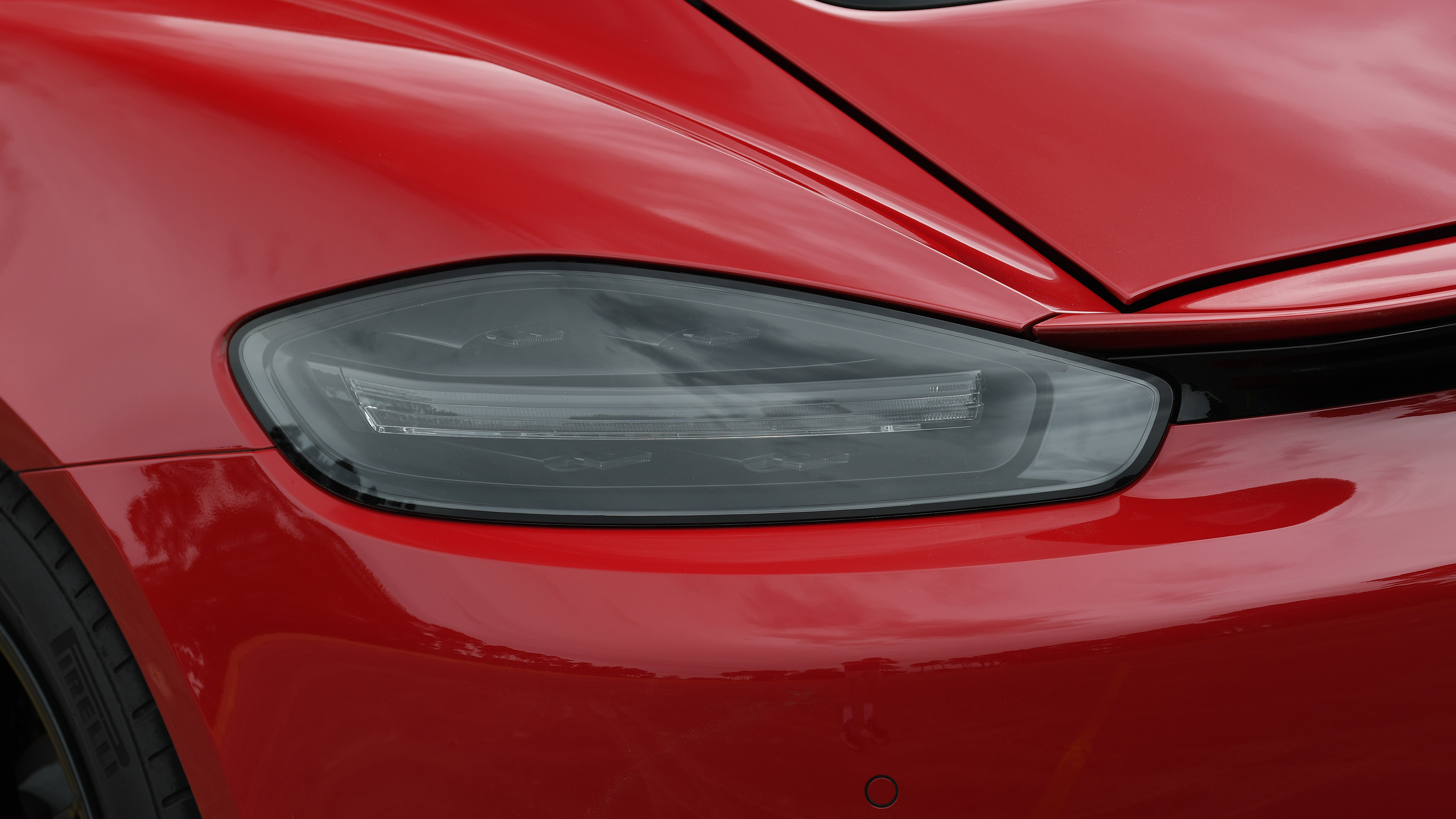 Porsche 718 Cayman lights