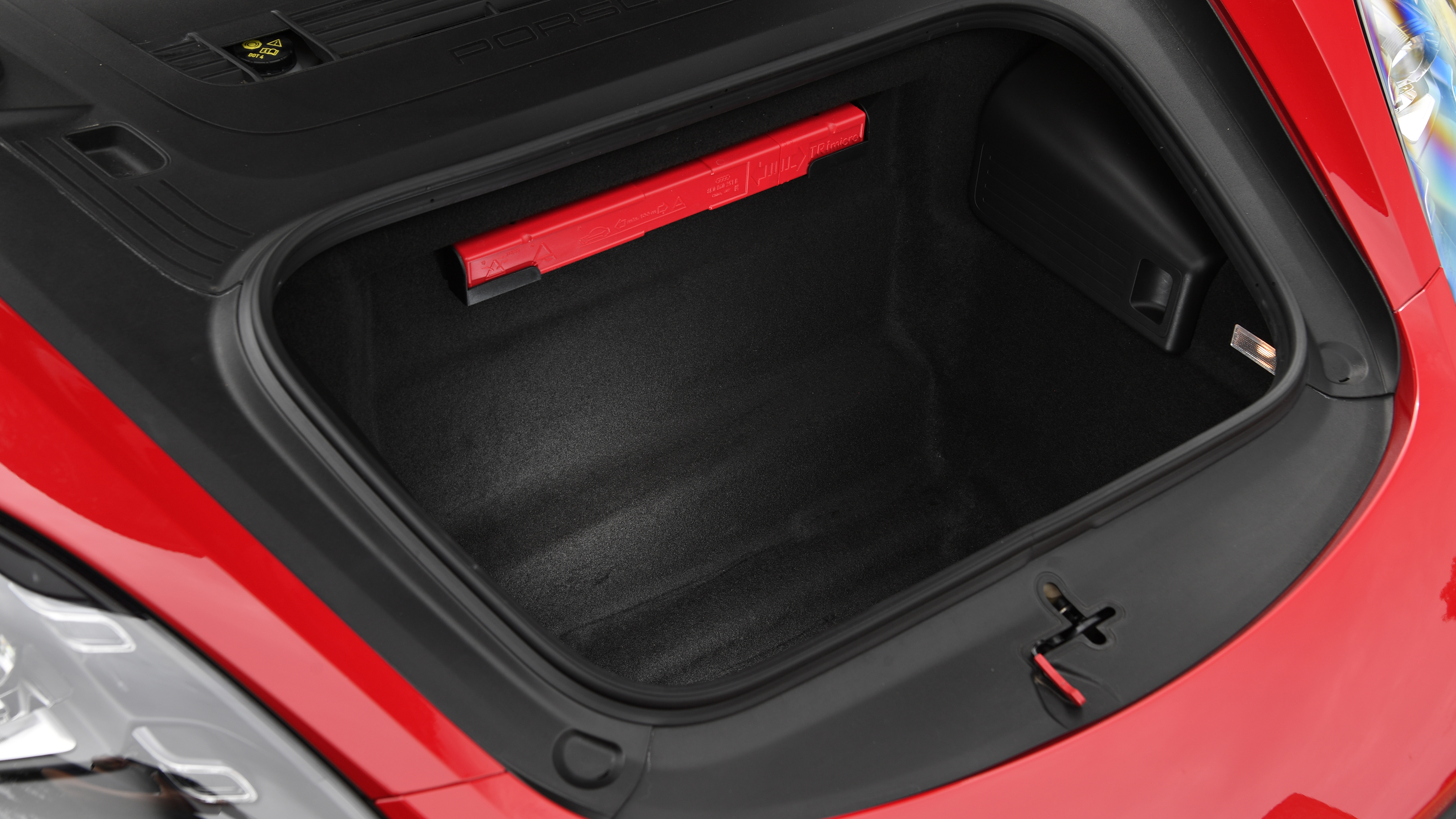 Porsche 718 Cayman frunk