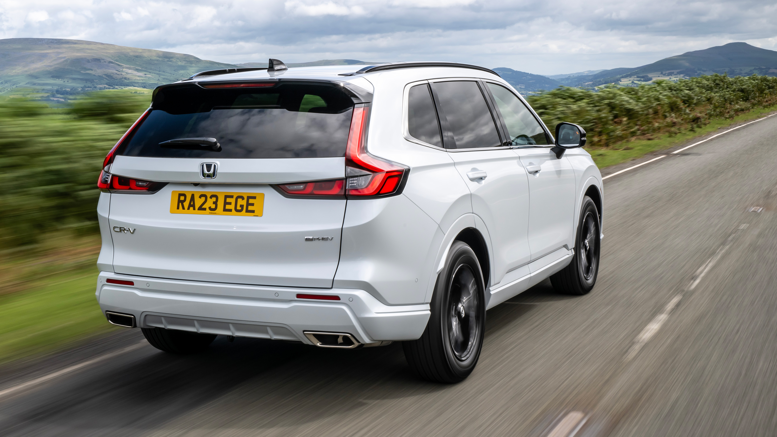 Honda CR-V SUV rear tracking