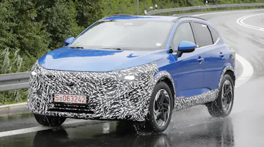 Nissan Qashqai facelift spy shot
