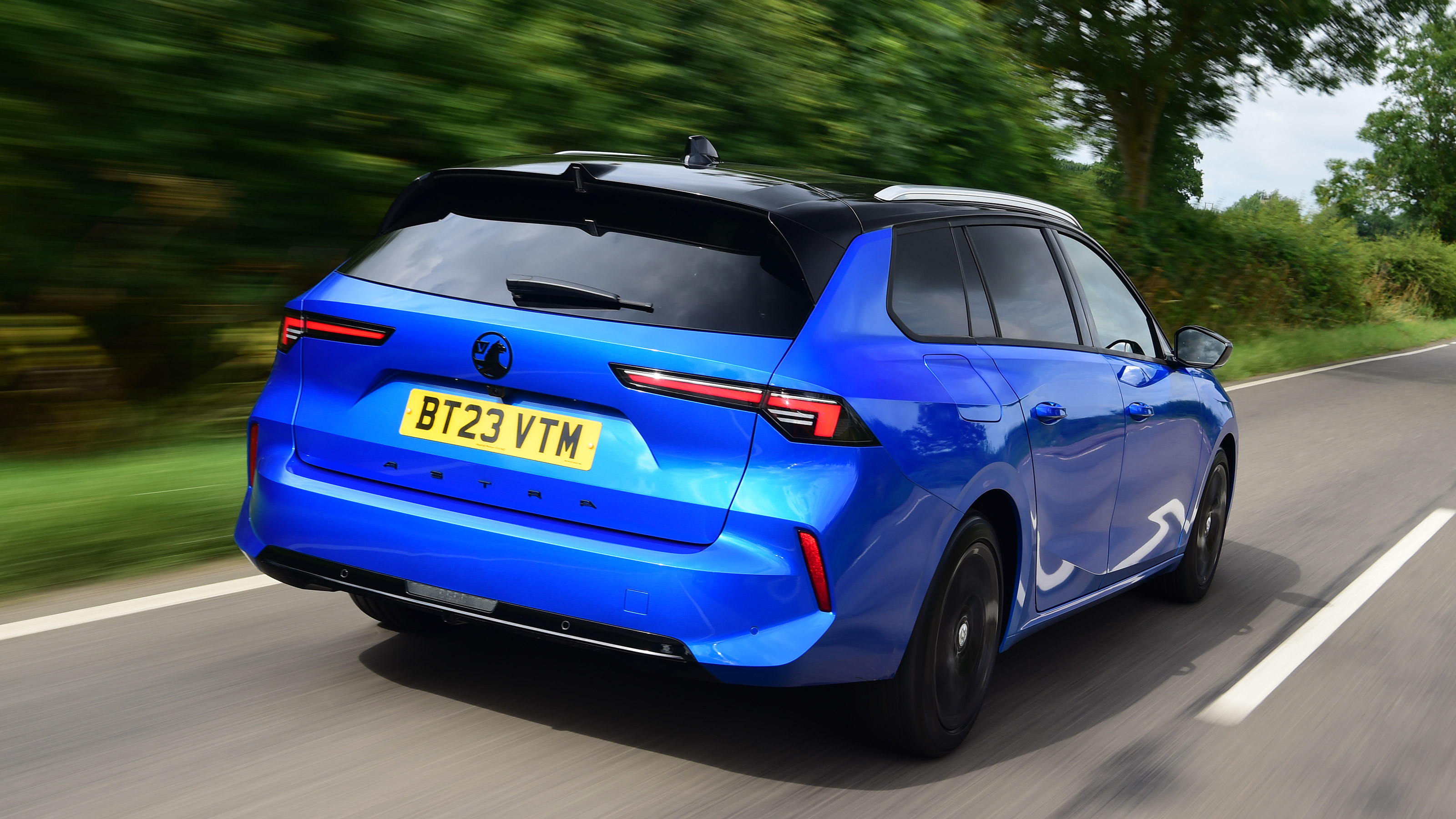 Vauxhall Astra Sports Tourer rear tracking