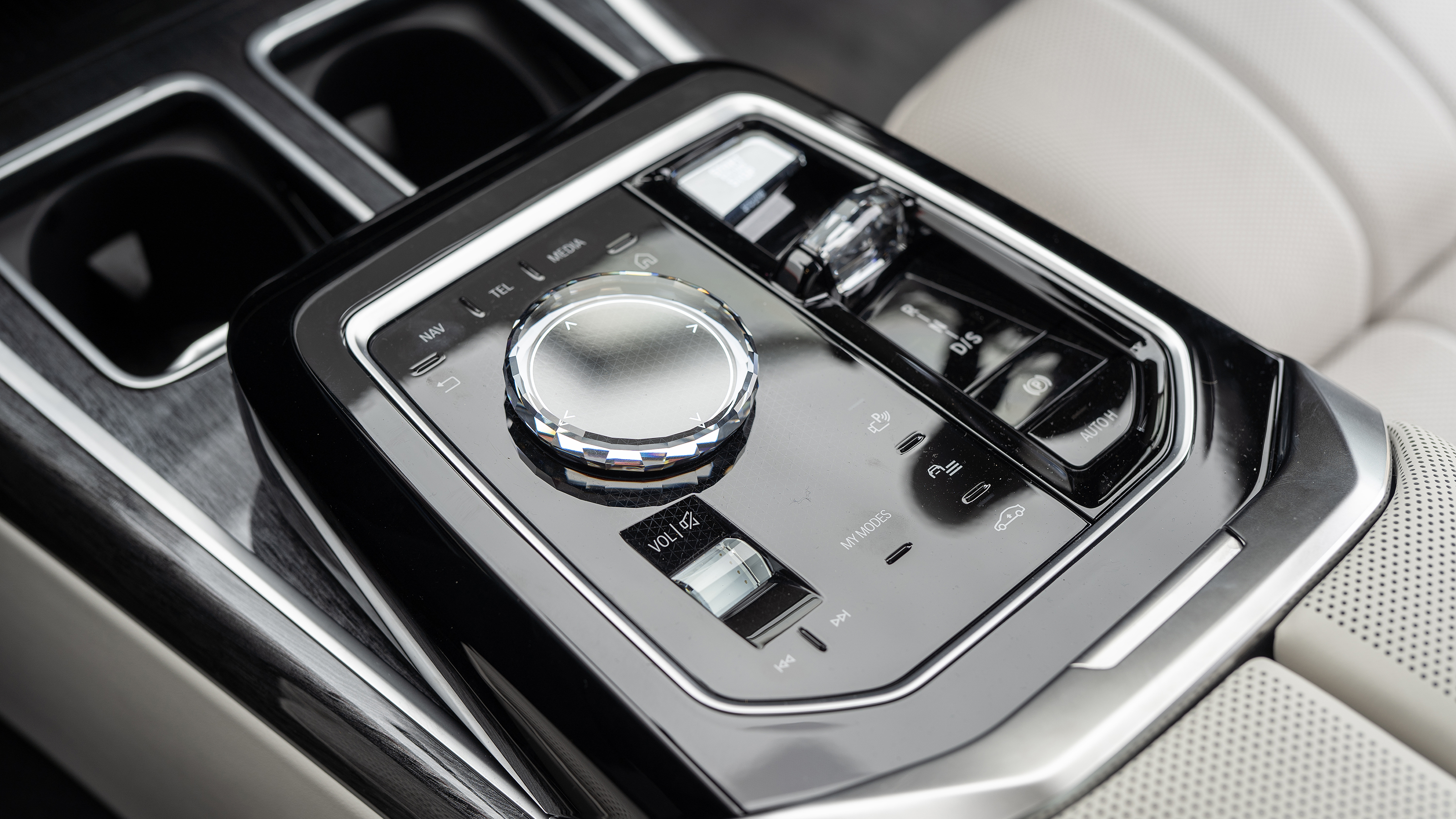 BMW 7 Series centre console