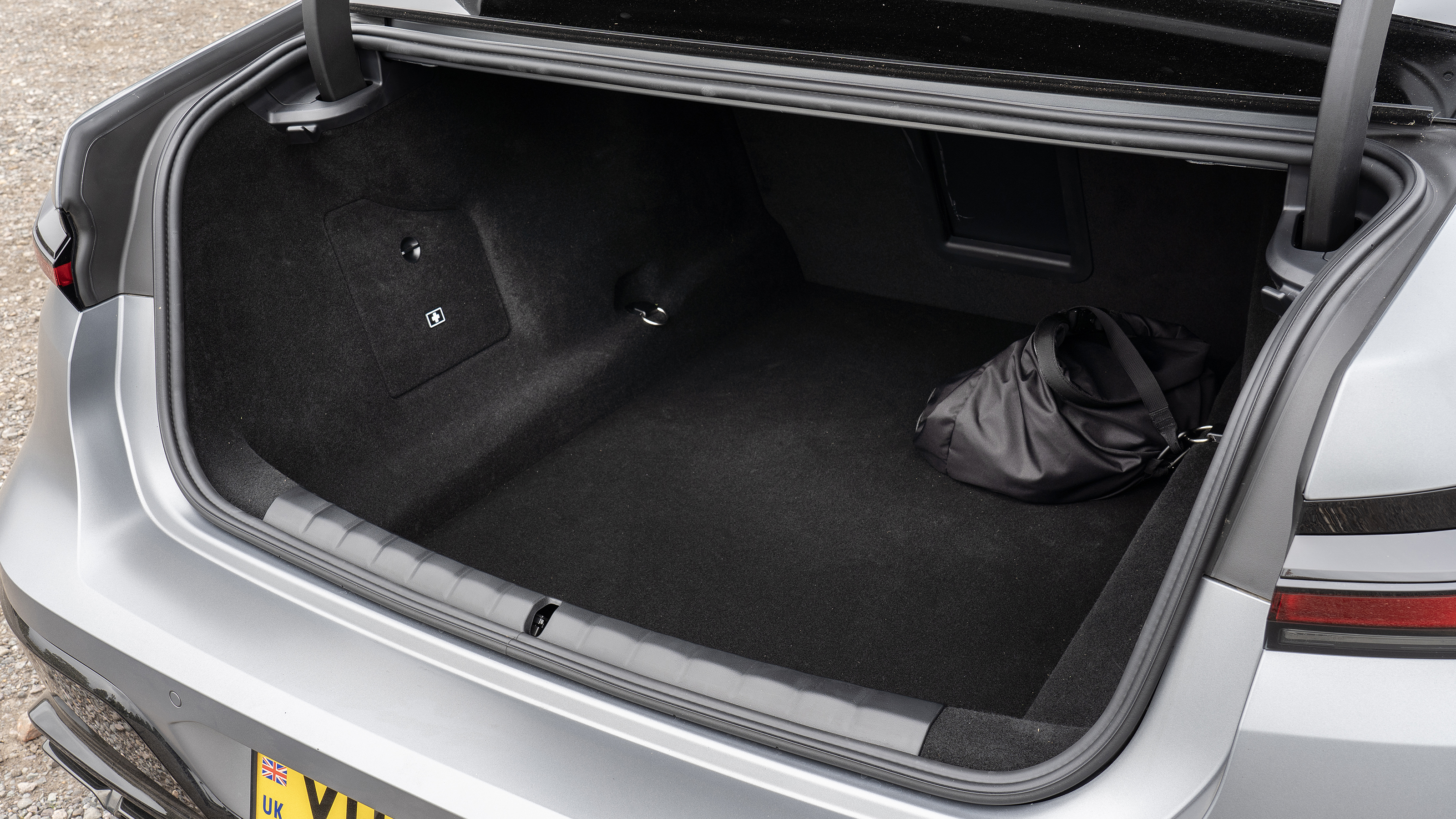 BMW 7 Series boot space
