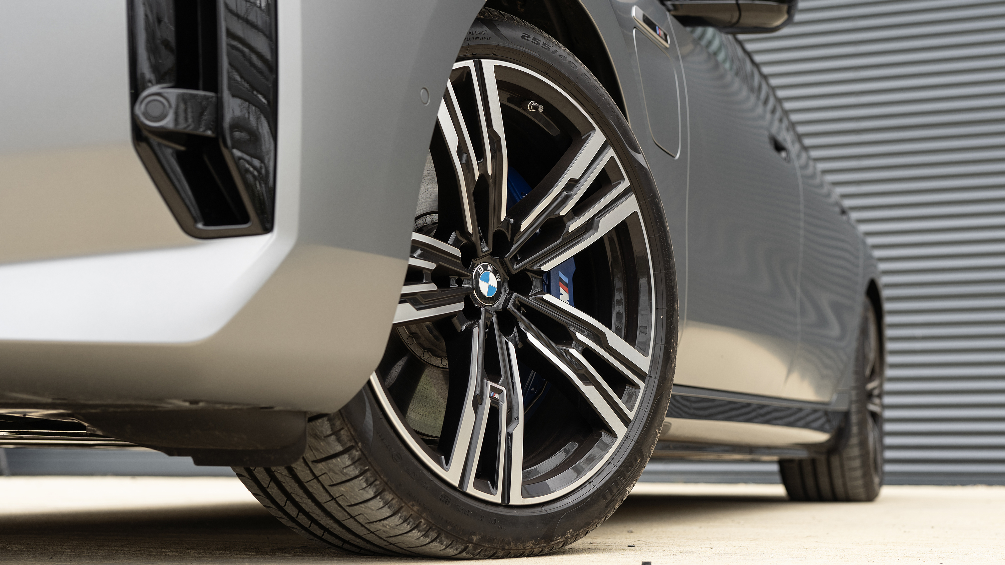 BMW 7 Series wheel