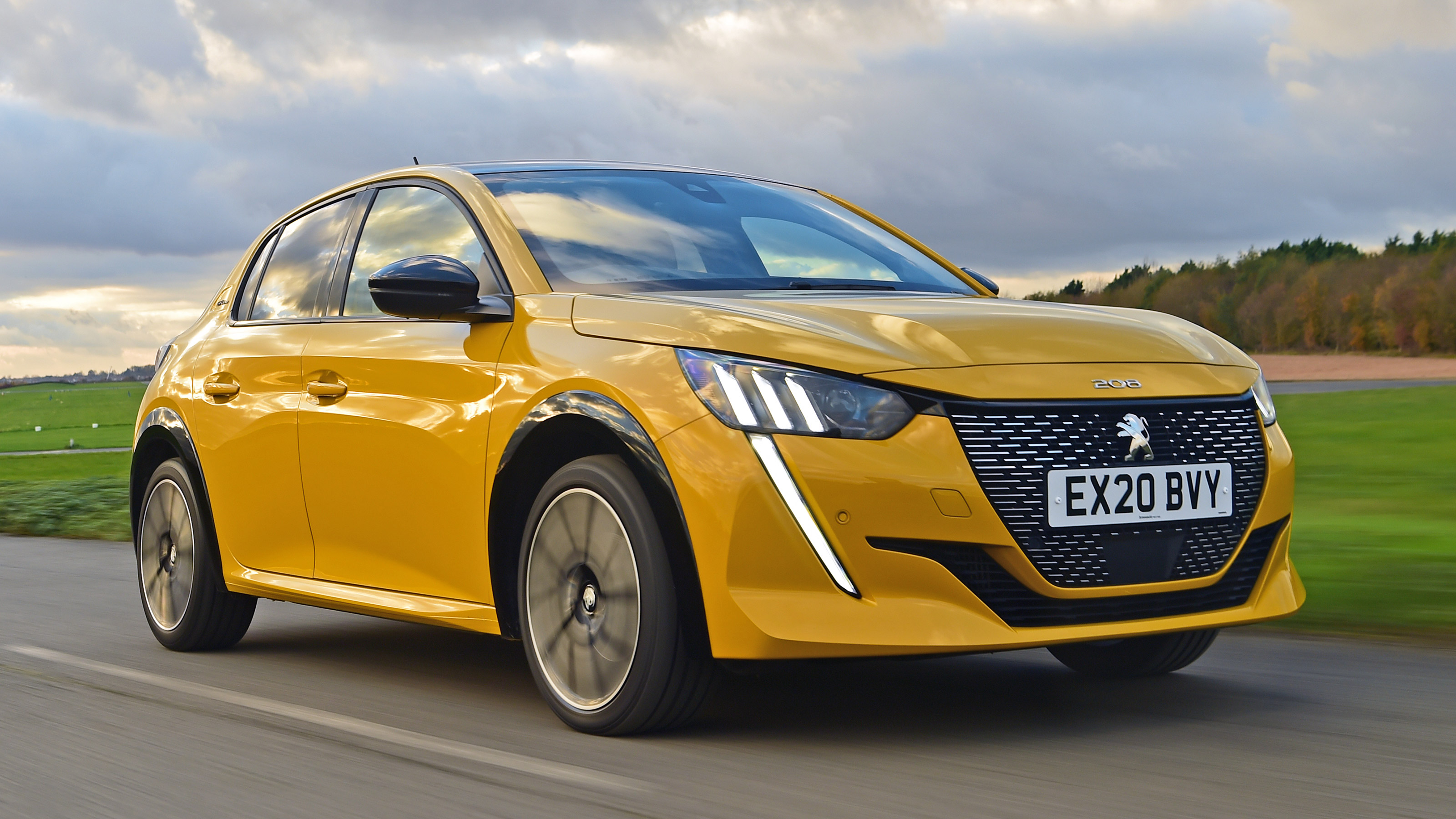 Peugeot 208 front quarter