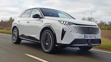 Peugeot 3008 front quarter
