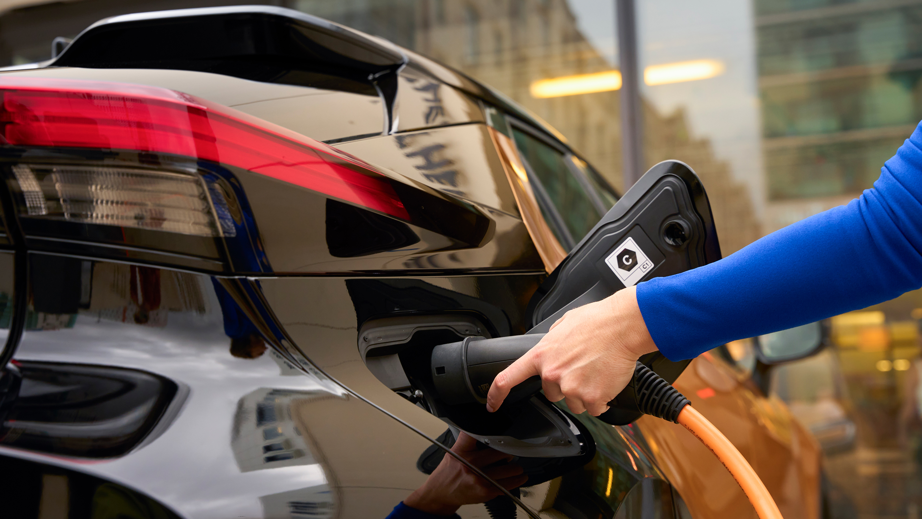 Toyota C-HR charging
