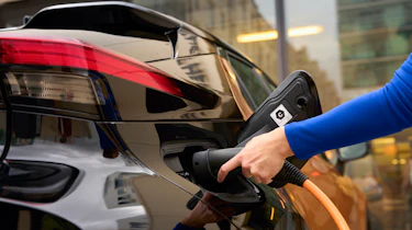 Toyota C-HR charging