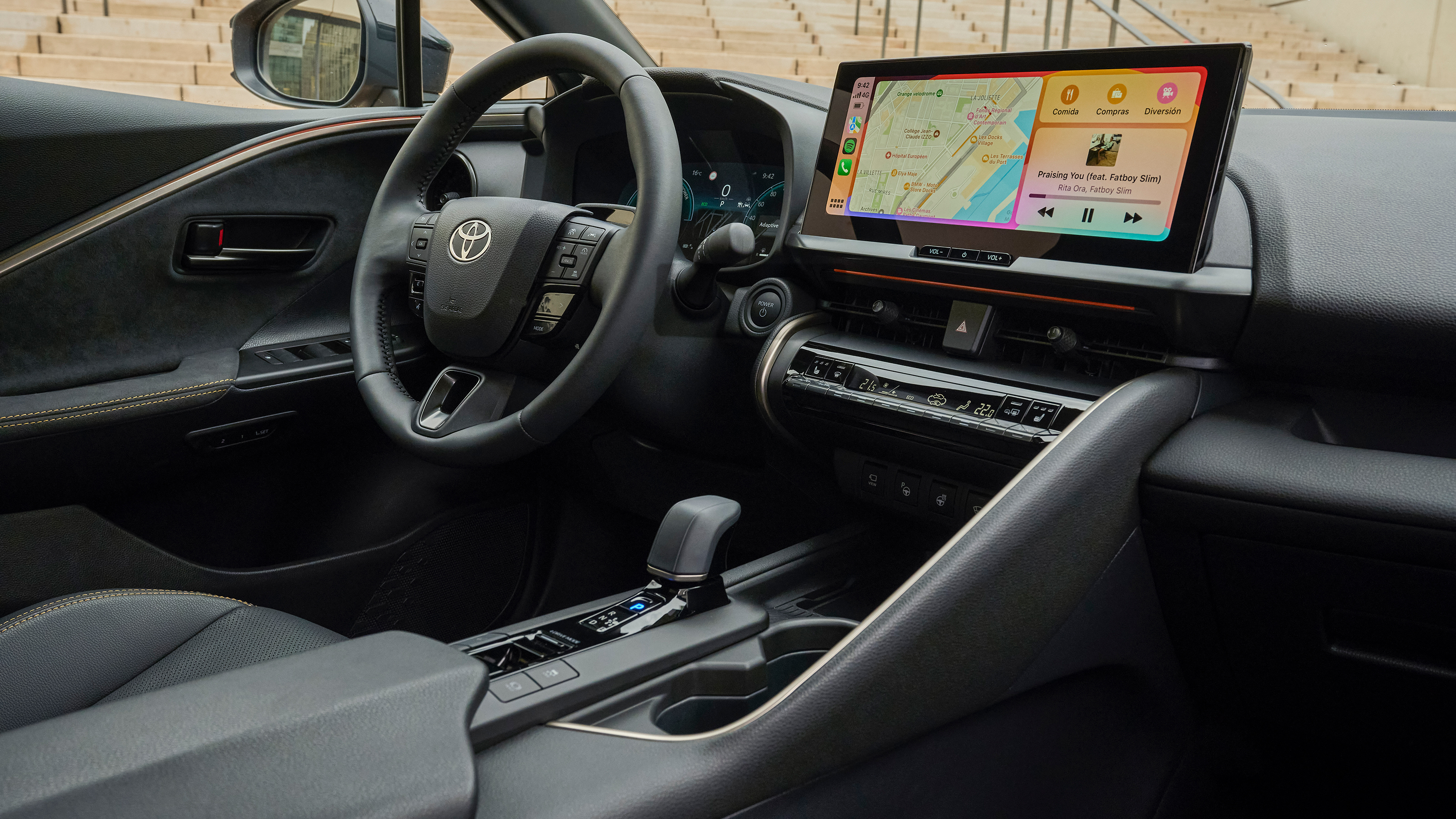 Toyota C-HR PHEV 4